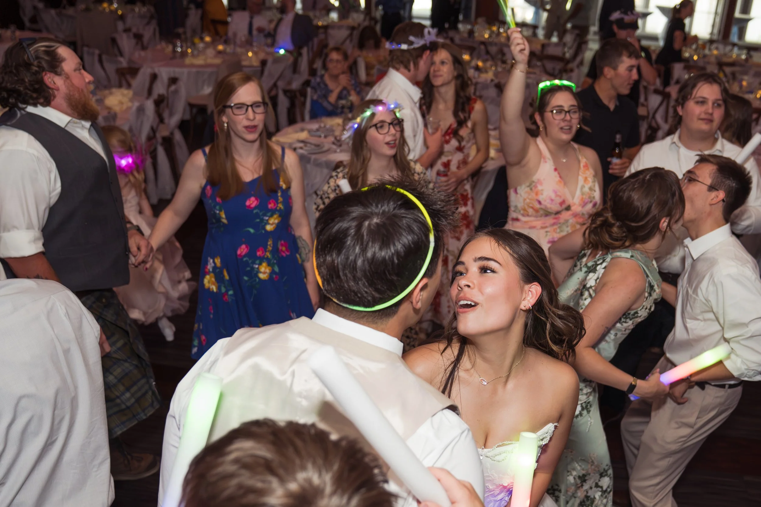 Celebrations-on-the-river-la-crosse-wisconsin-wedding-photography-midwest-wedding-portraits567.jpg