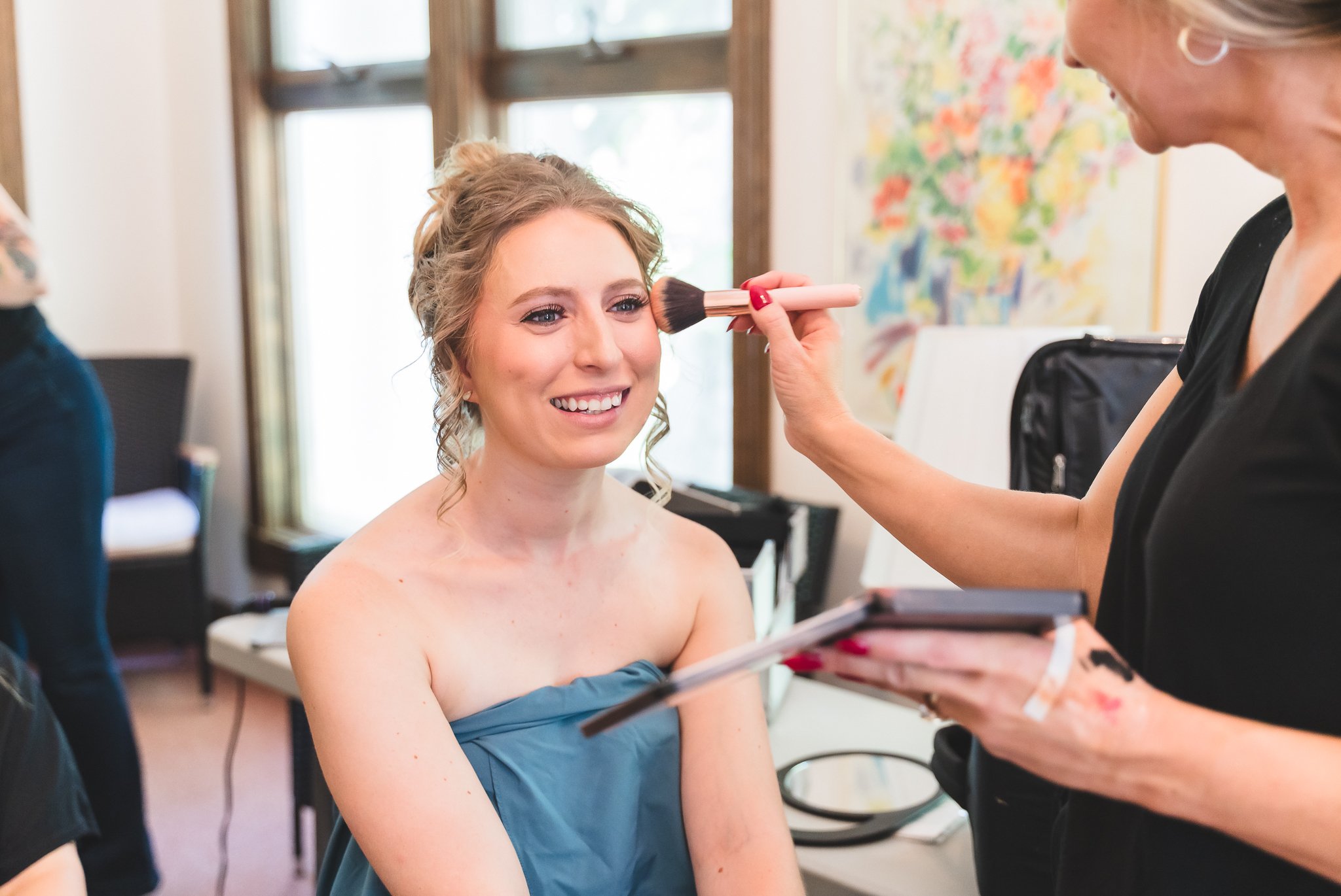 milwaukee_madison_wisconsin_wedding_photographer_osrui_bride_getting_ready.jpg