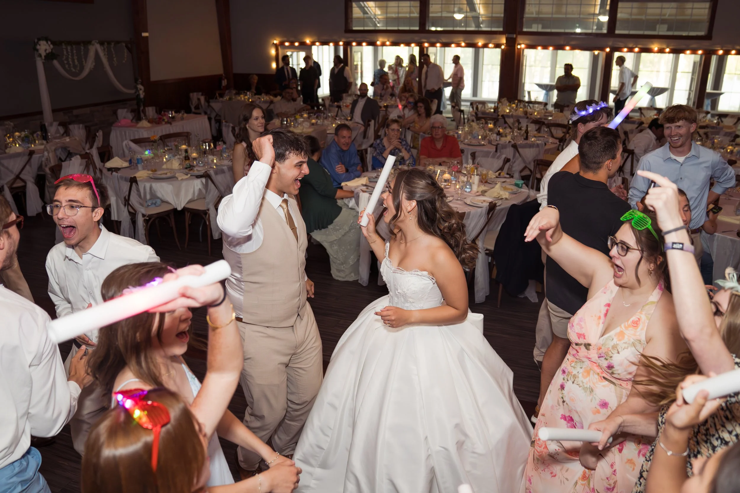 Celebrations-on-the-river-la-crosse-wisconsin-wedding-photography-midwest-wedding-portraits559.jpg