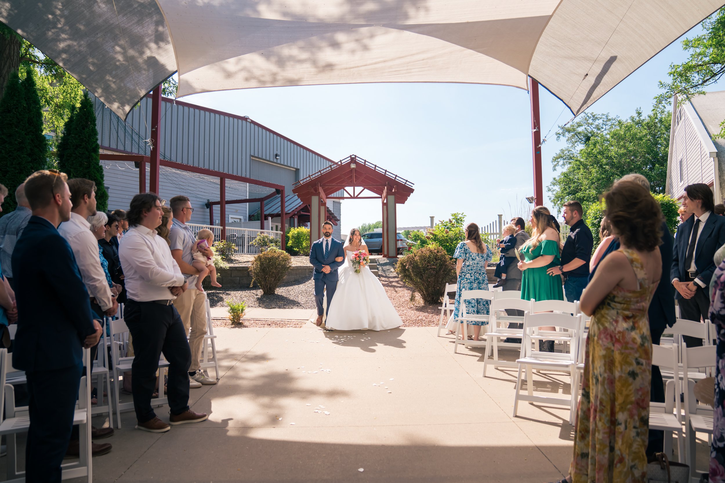 Celebrations-on-the-river-la-crosse-wisconsin-wedding-photography-midwest-wedding-portraits215.jpg