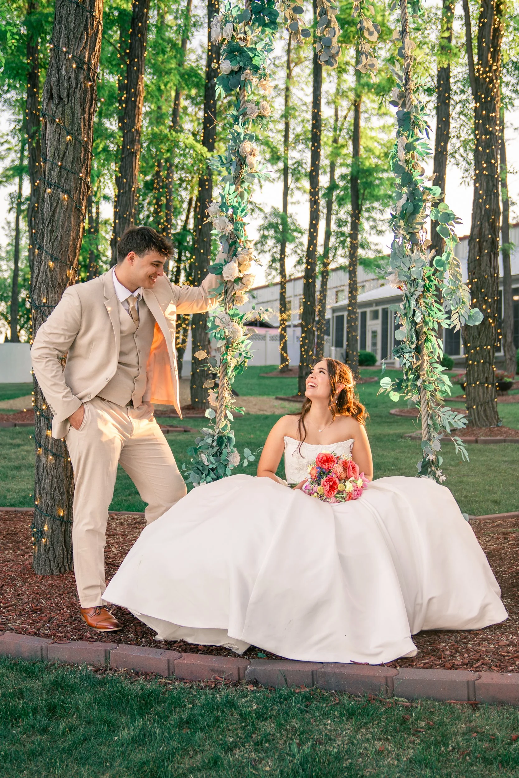 Celebrations-on-the-river-la-crosse-wisconsin-wedding-photography-midwest-wedding-portraits622.jpg
