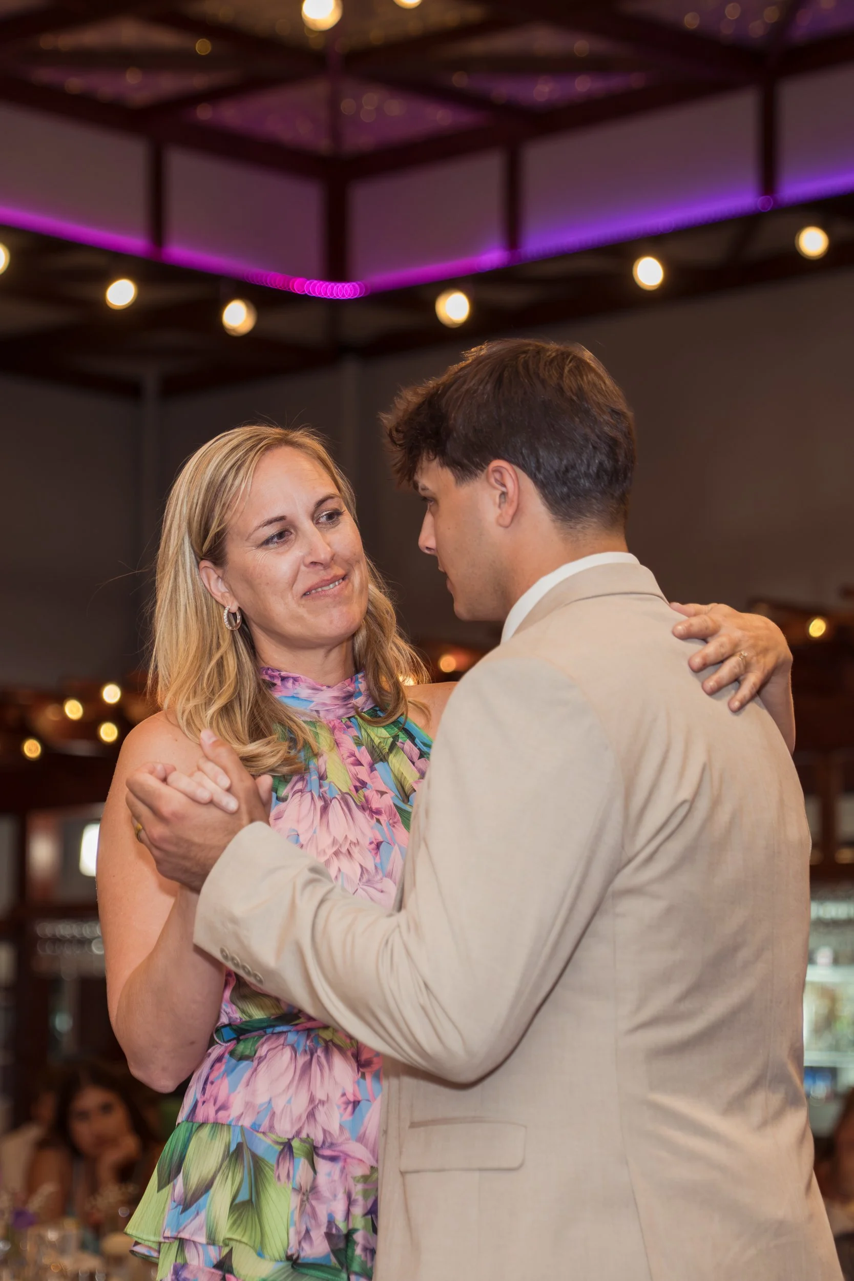 Celebrations-on-the-river-la-crosse-wisconsin-wedding-photography-midwest-wedding-portraits545.jpg
