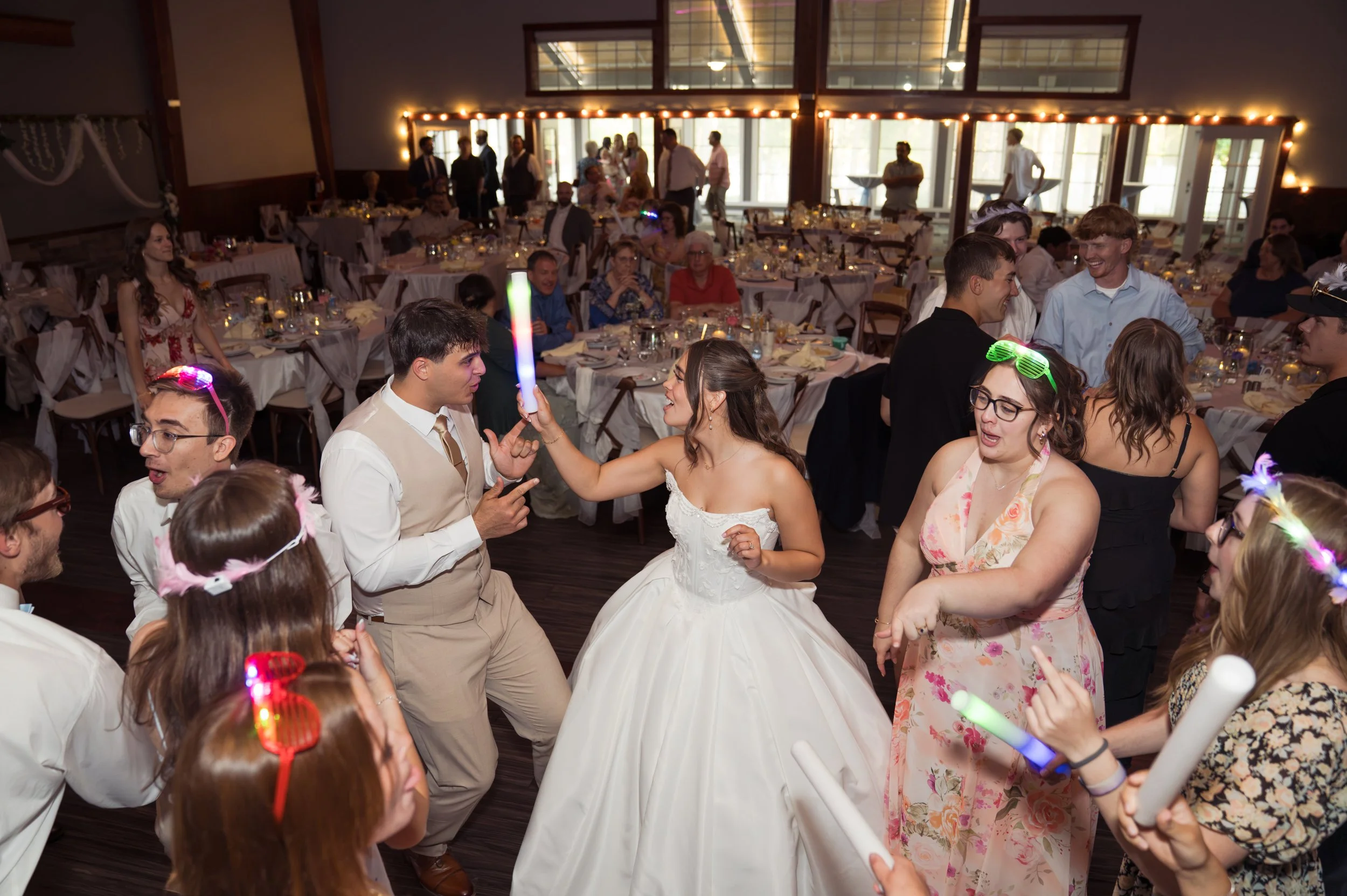 Celebrations-on-the-river-la-crosse-wisconsin-wedding-photography-midwest-wedding-portraits558.jpg