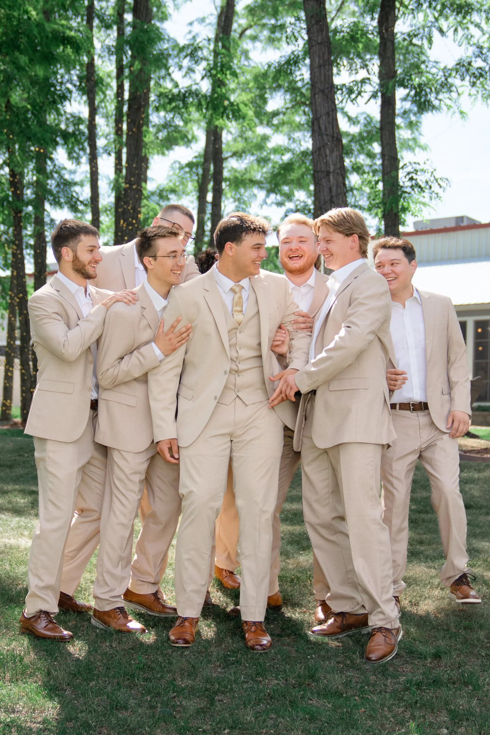 Celebrations-on-the-river-la-crosse-wisconsin-wedding-photography-midwest-wedding-portraits144.jpg