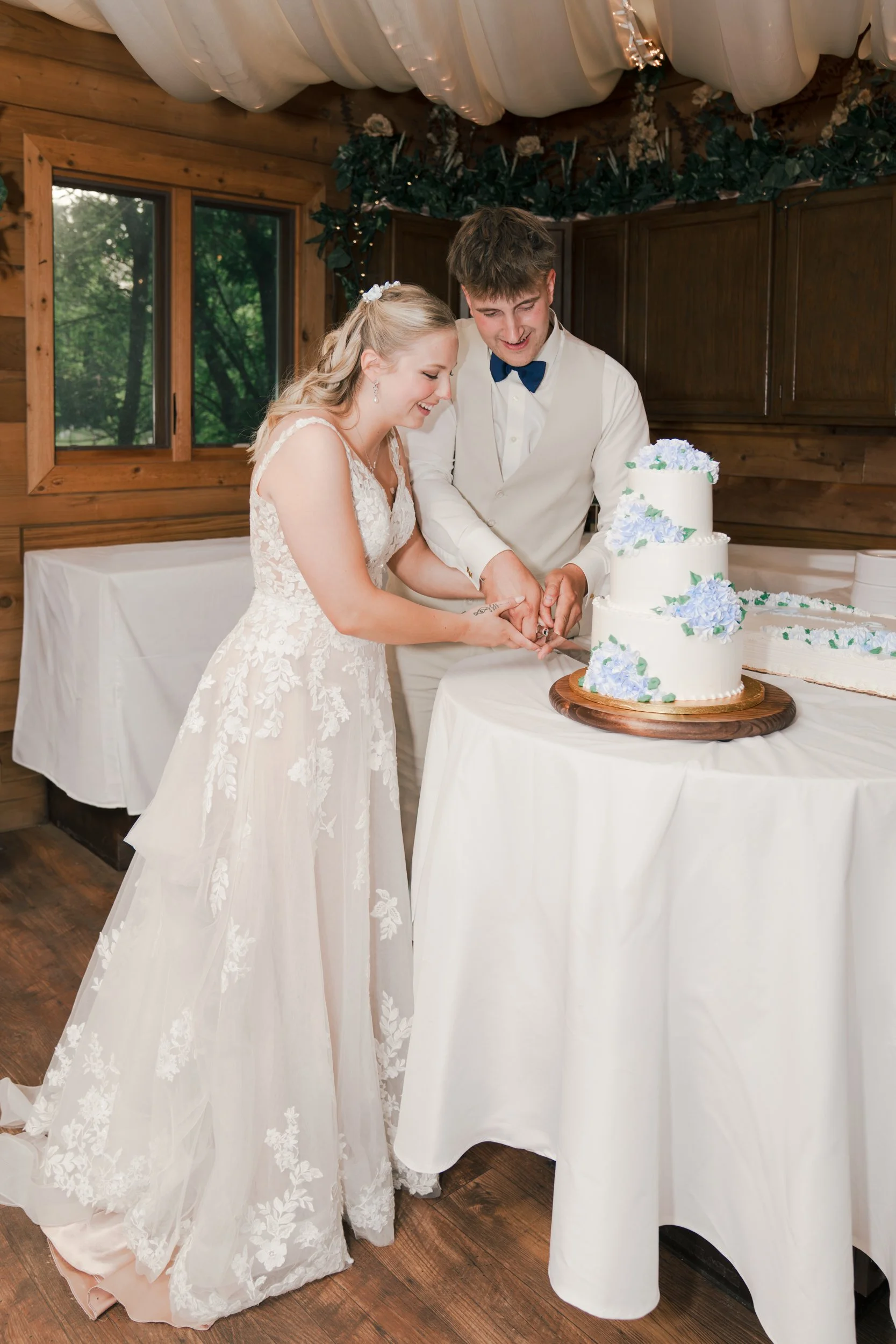 Wisconsin-wedding-photographer-lacrosse-best-wedding-photography-bride-2027-milwaukee-wedding-photographer-bridal-portraits-595.jpg
