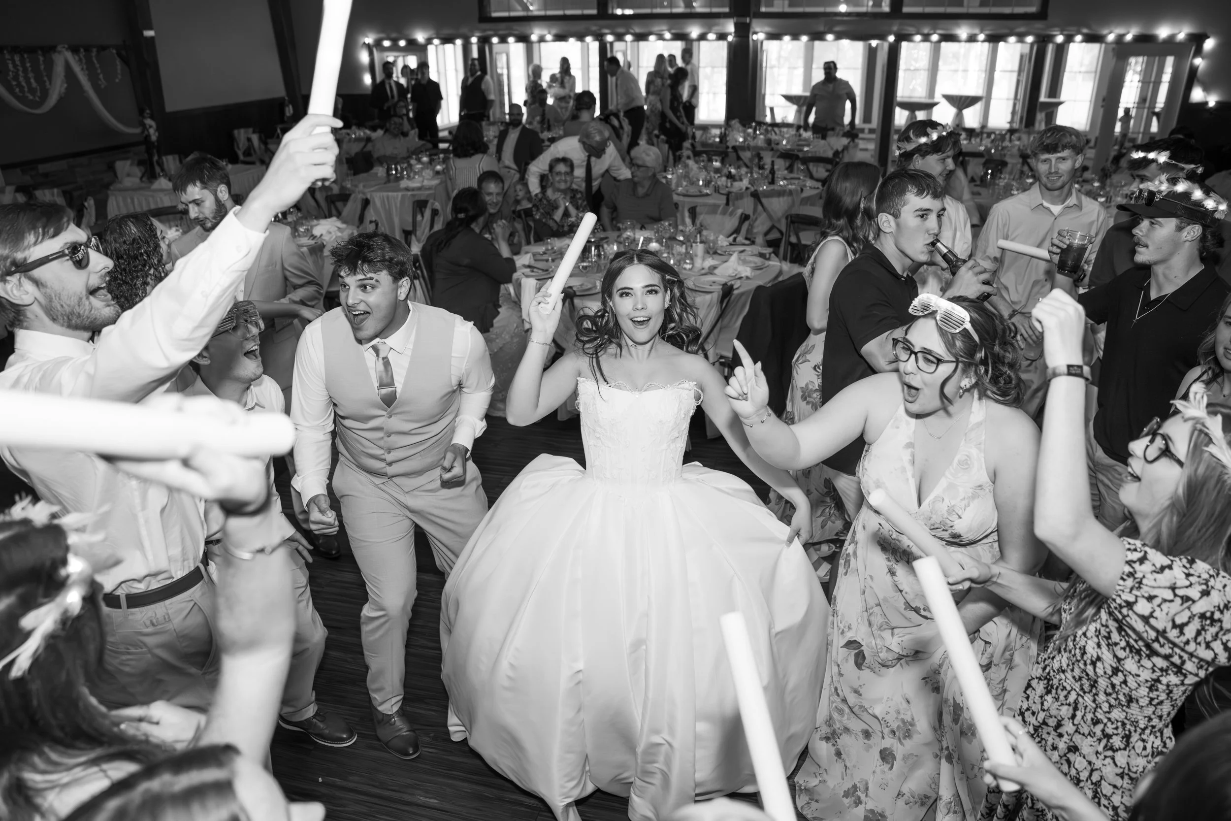 Celebrations-on-the-river-la-crosse-wisconsin-wedding-photography-midwest-wedding-portraits561.jpg