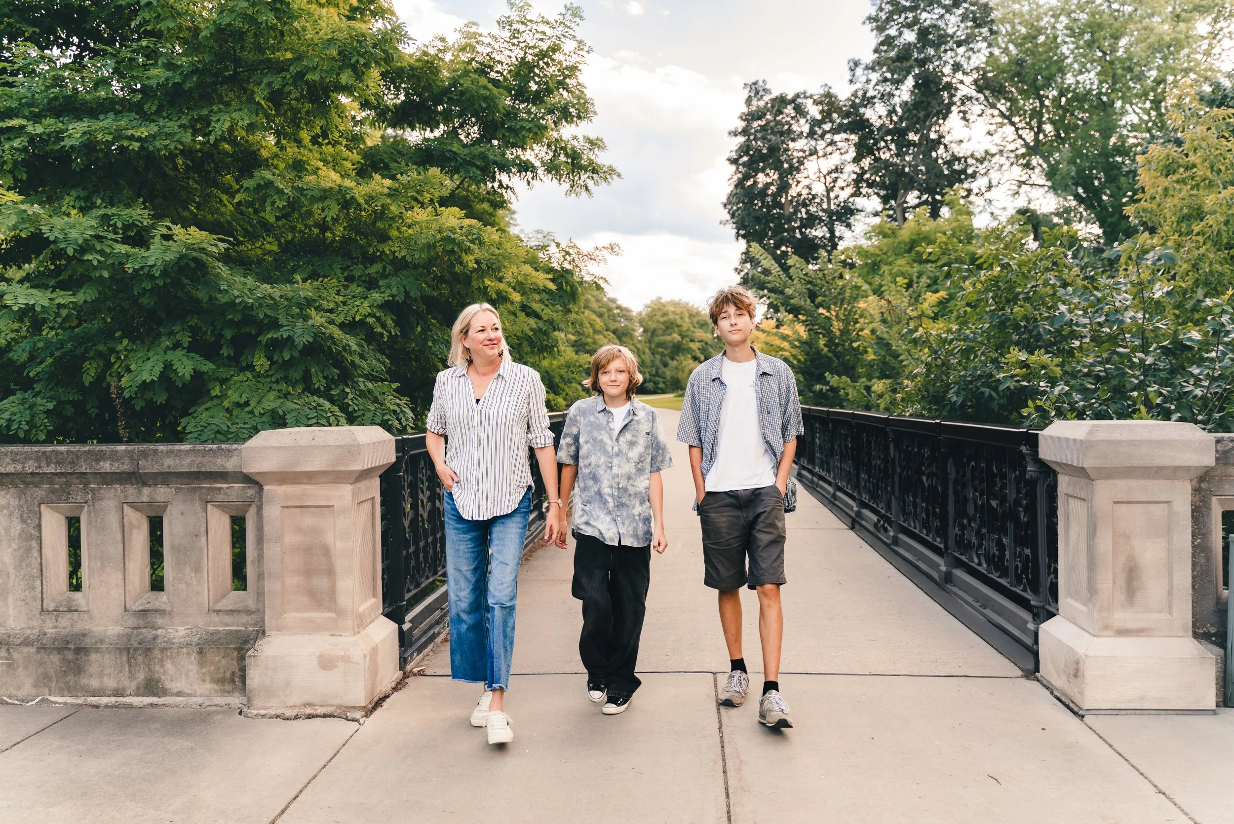 milwauke-wisconsin-family-portait-photography-session-family-photographer-black-cat-alley-shorewood-whitefishbay-lake-park-lake-michigan-family-photographer-109.jpg