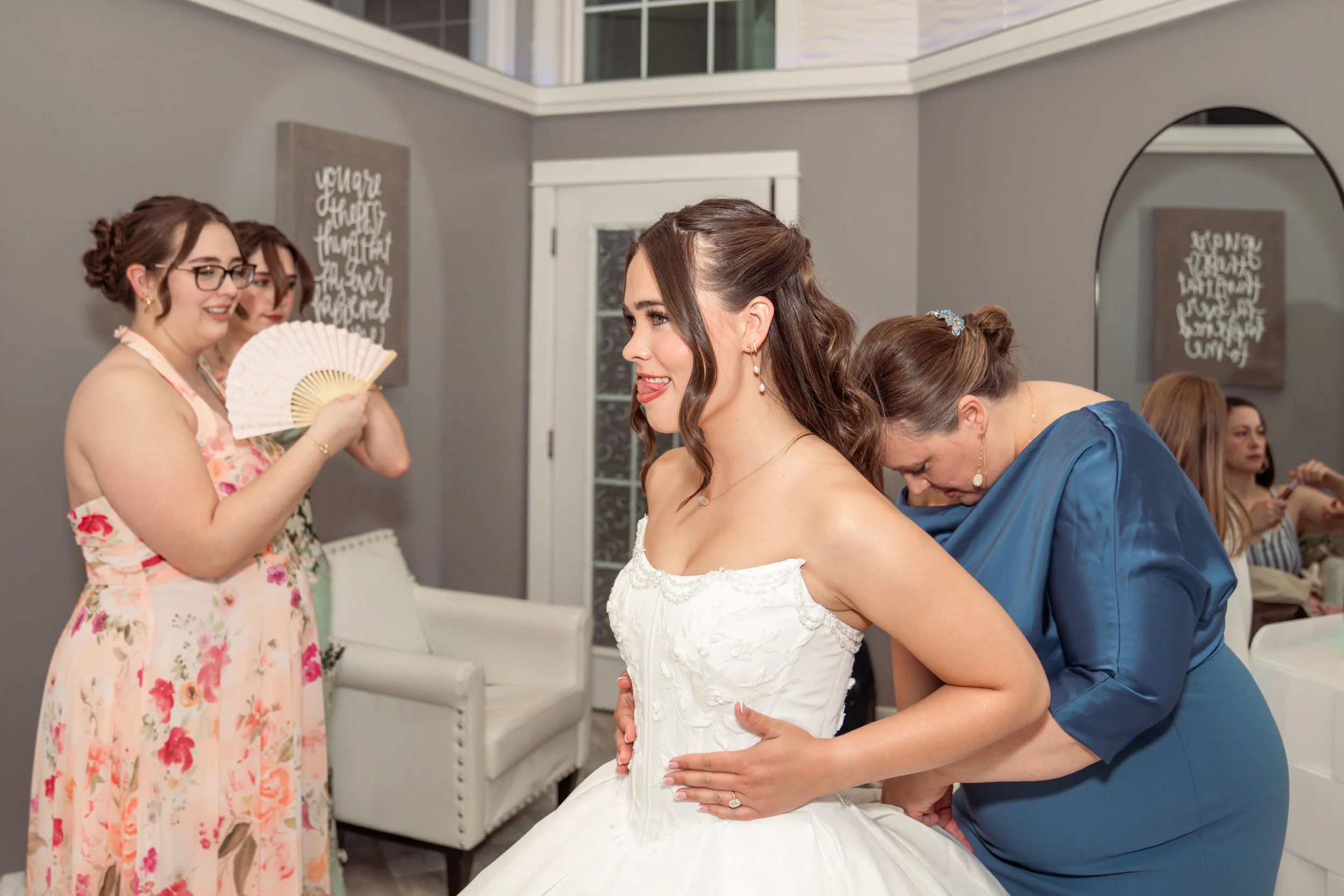 Celebrations-on-the-river-la-crosse-wisconsin-wedding-photography-midwest-wedding-portraits068.jpg