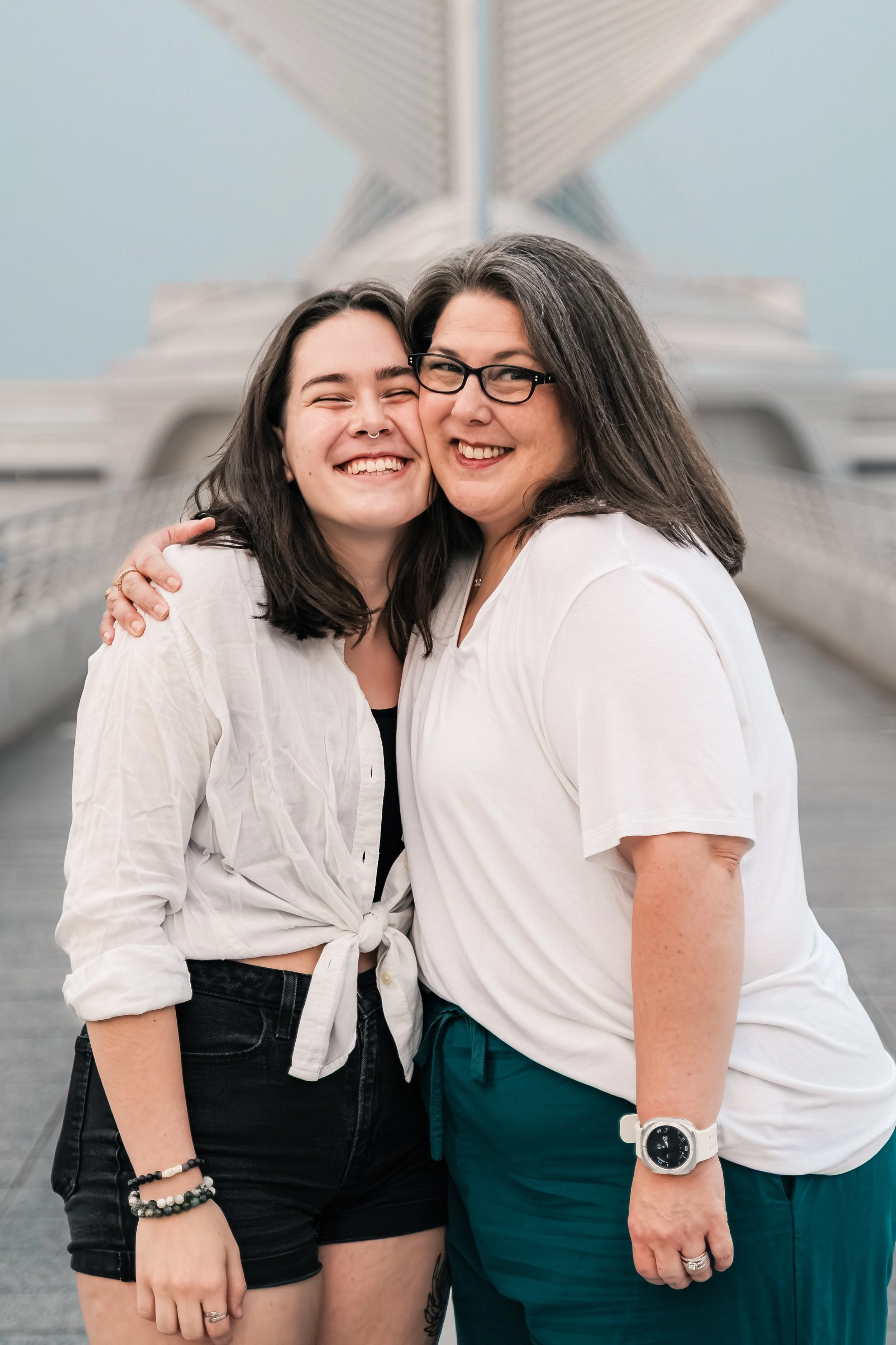 milwauke-wisconsin-family-portait-photography-session-family-photographer-milwaukee-art-museum-photoshoot-headshots-group-photos-family-portrai033.jpg