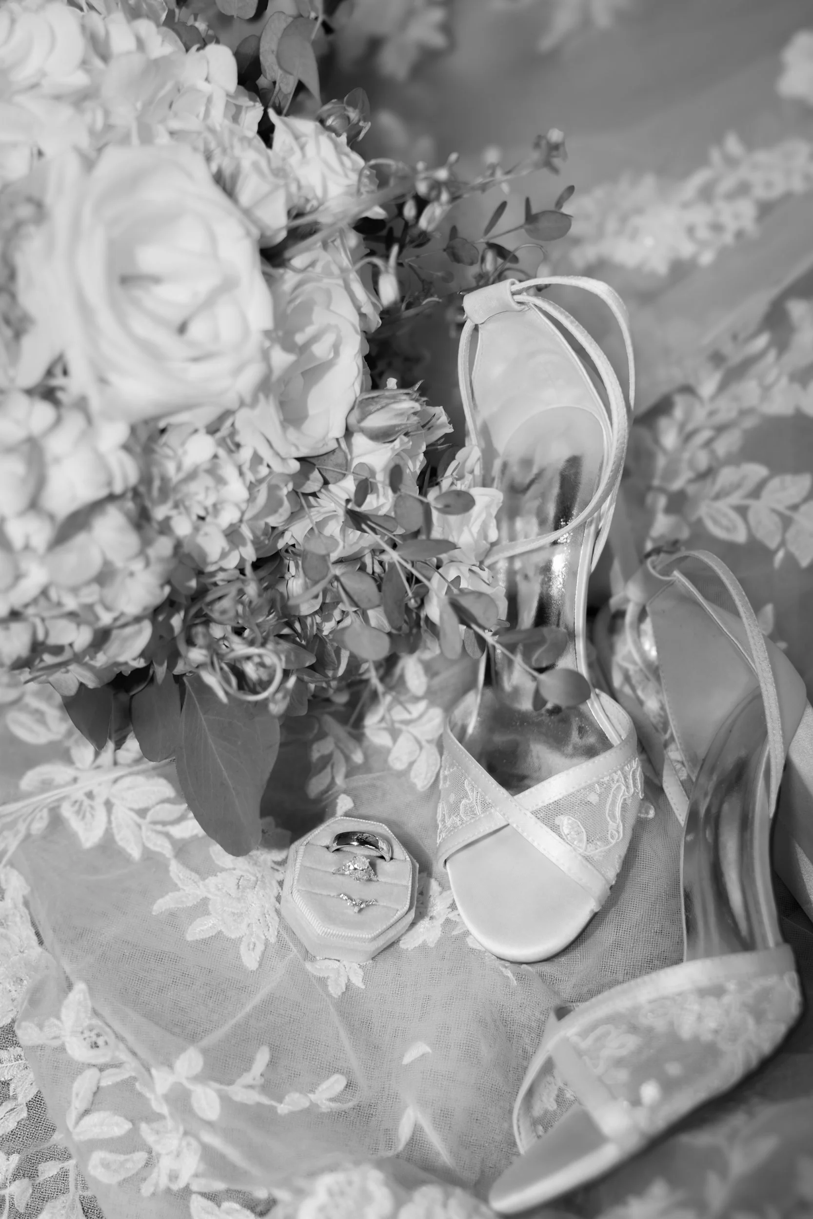 Wisconsin-wedding-photographer-lacrosse-best-wedding-photography-bride-2027-milwaukee-wedding-photographer-bridal-portraits-006.jpg