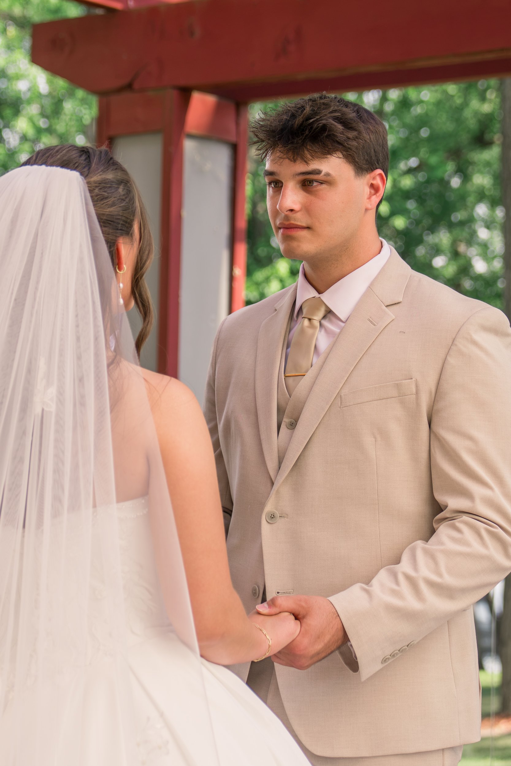 Celebrations-on-the-river-la-crosse-wisconsin-wedding-photography-midwest-wedding-portraits252.jpg