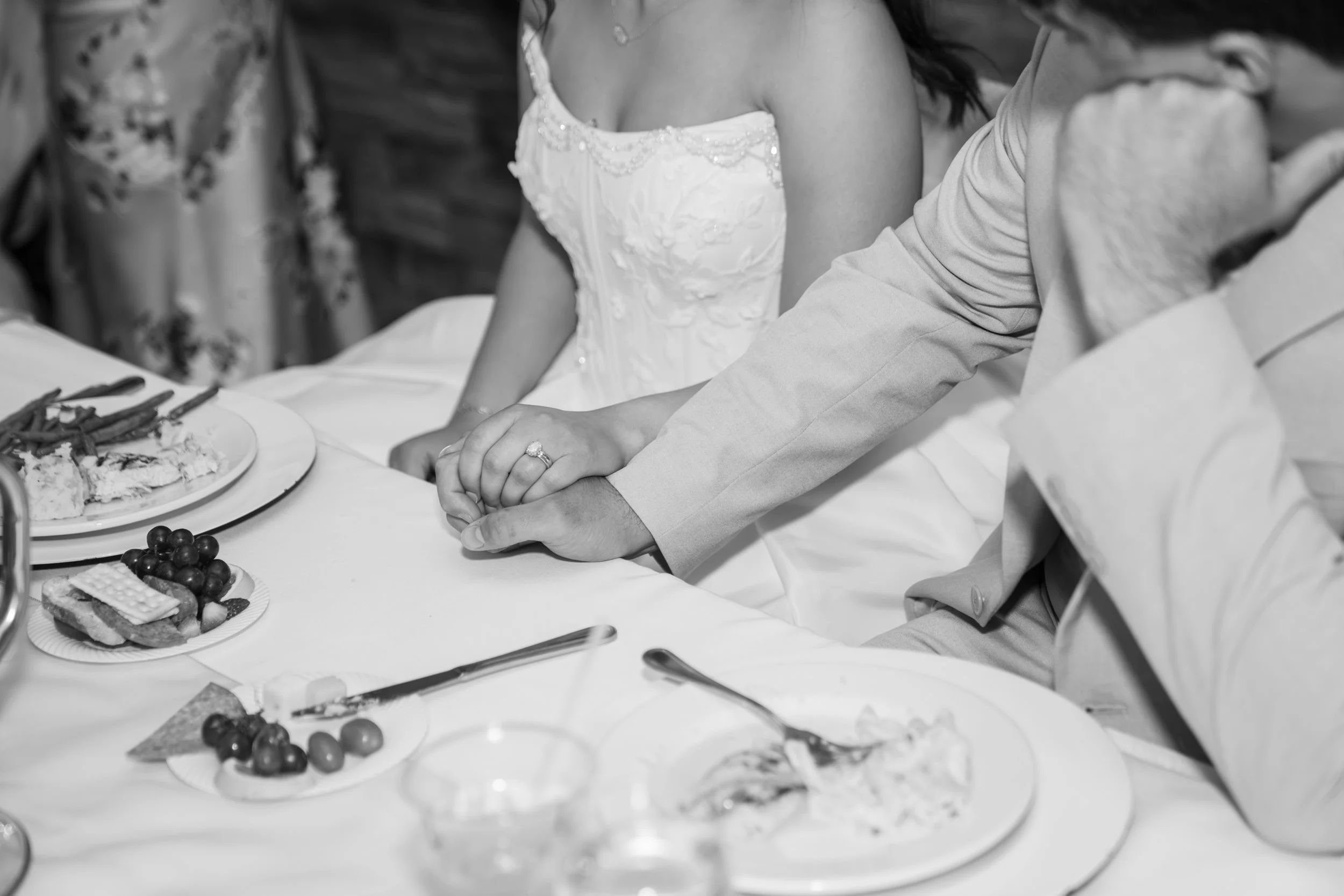 Celebrations-on-the-river-la-crosse-wisconsin-wedding-photography-midwest-wedding-portraits408.jpg