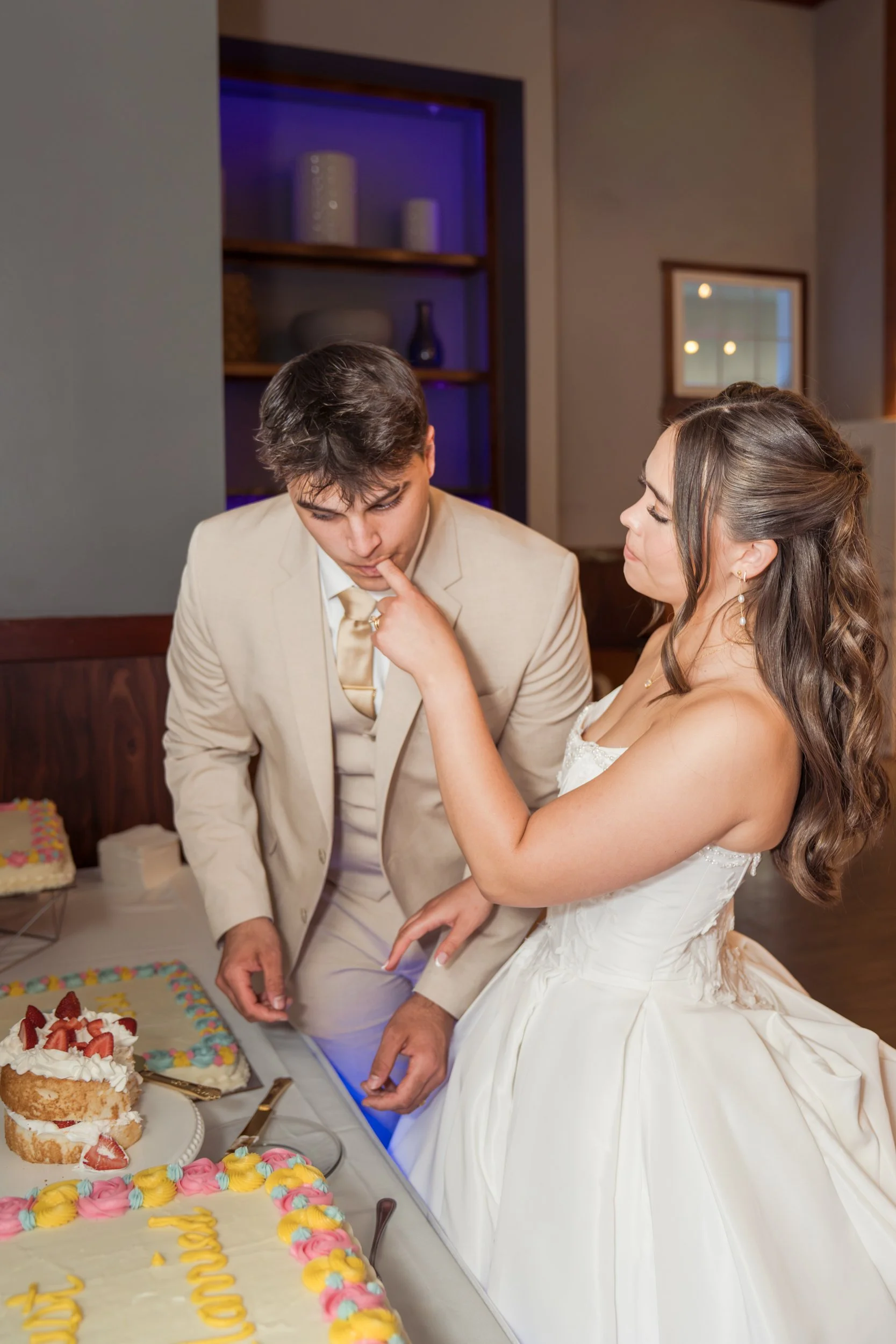 Celebrations-on-the-river-la-crosse-wisconsin-wedding-photography-midwest-wedding-portraits458.jpg
