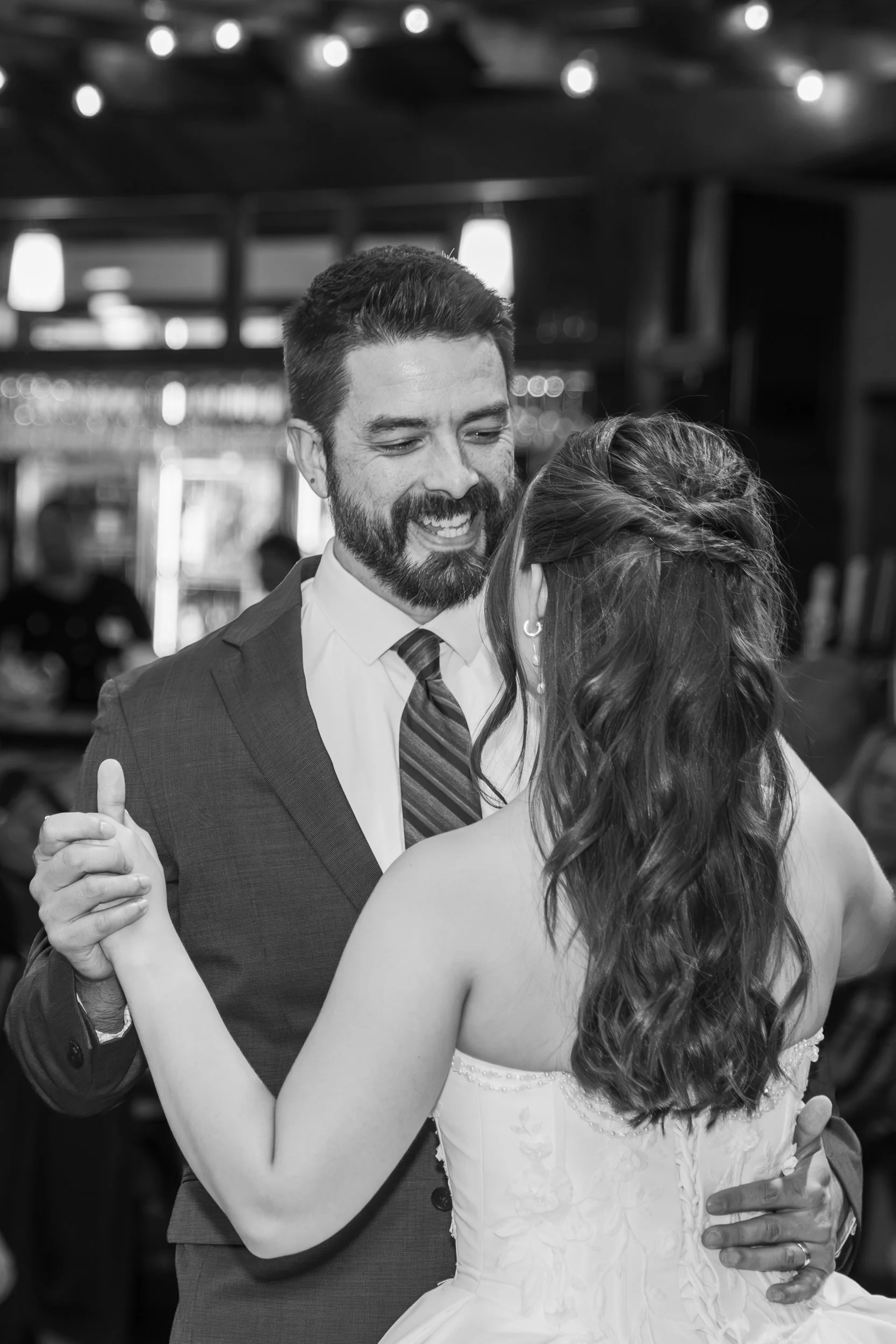 Celebrations-on-the-river-la-crosse-wisconsin-wedding-photography-midwest-wedding-portraits527.jpg