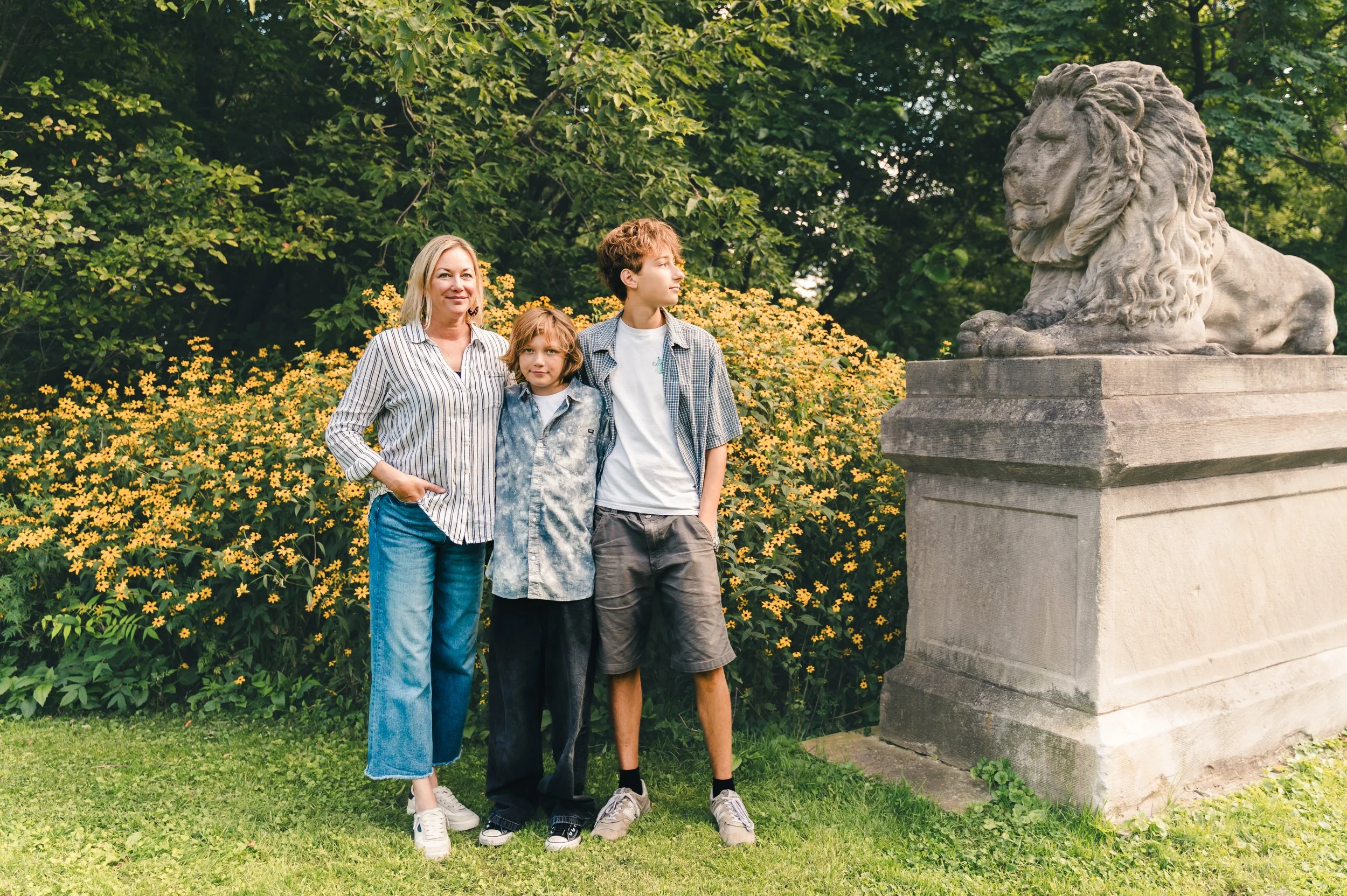 milwauke-wisconsin-family-portait-photography-session-family-photographer-black-cat-alley-shorewood-whitefishbay-lake-park-lake-michigan-family-photographer-65.jpg