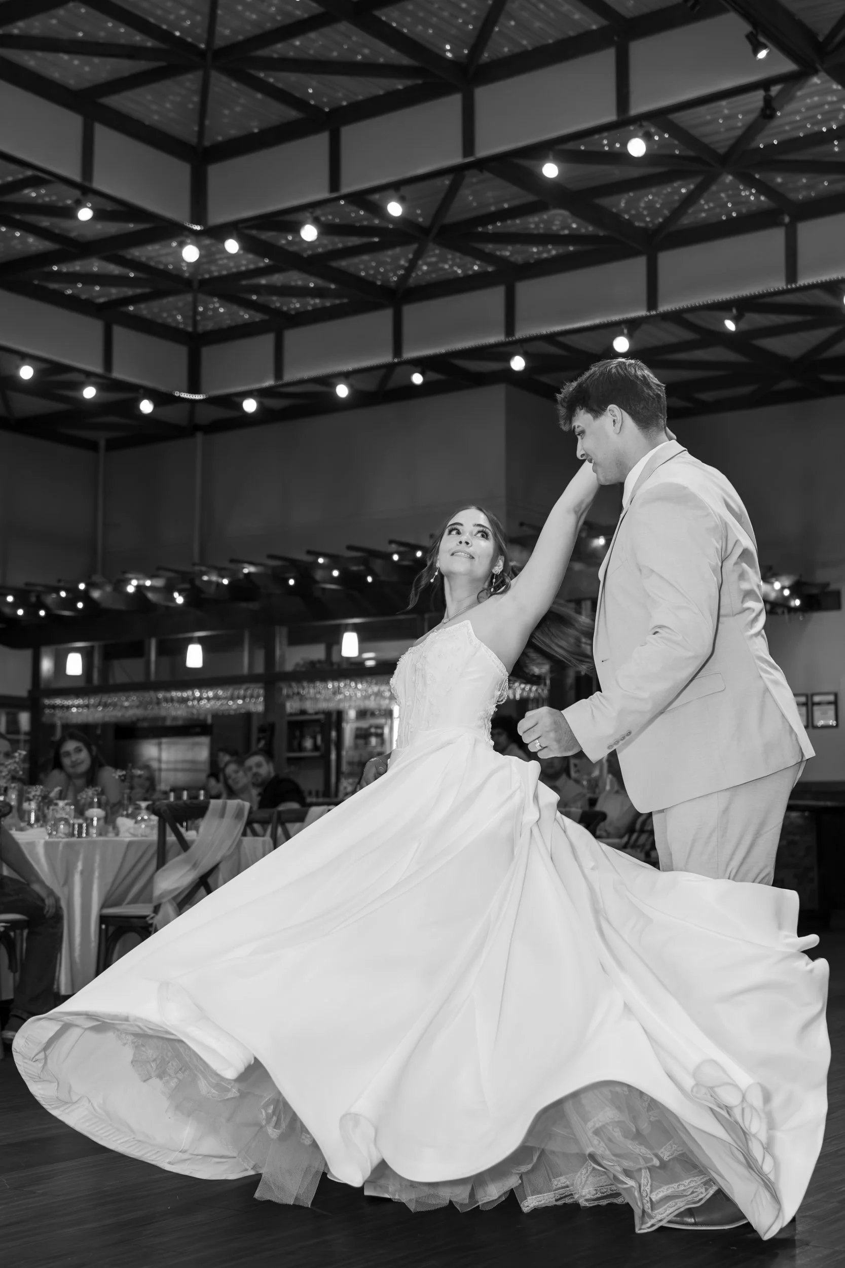 Celebrations-on-the-river-la-crosse-wisconsin-wedding-photography-midwest-wedding-portraits512.jpg