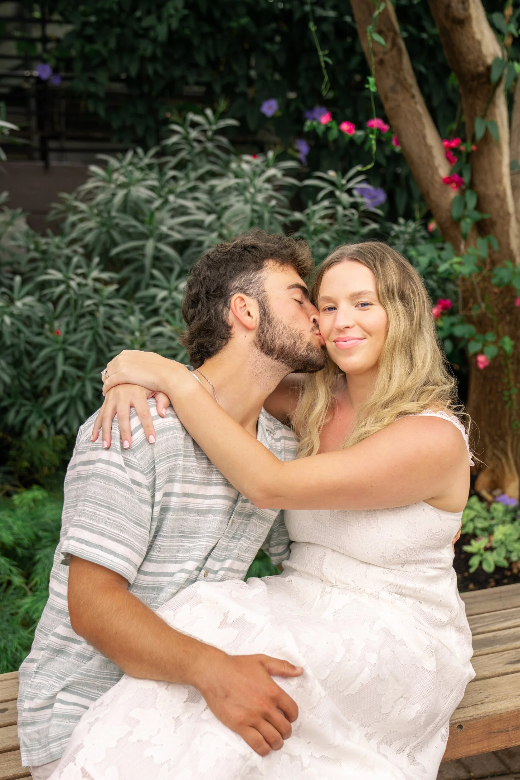 mitchell-park-domes-milwaukee-wisconsin-wedding-engagement-photographer-fine-art-photo-session-bridal-portraits-best-wedding-engaged-photography-076.jpg