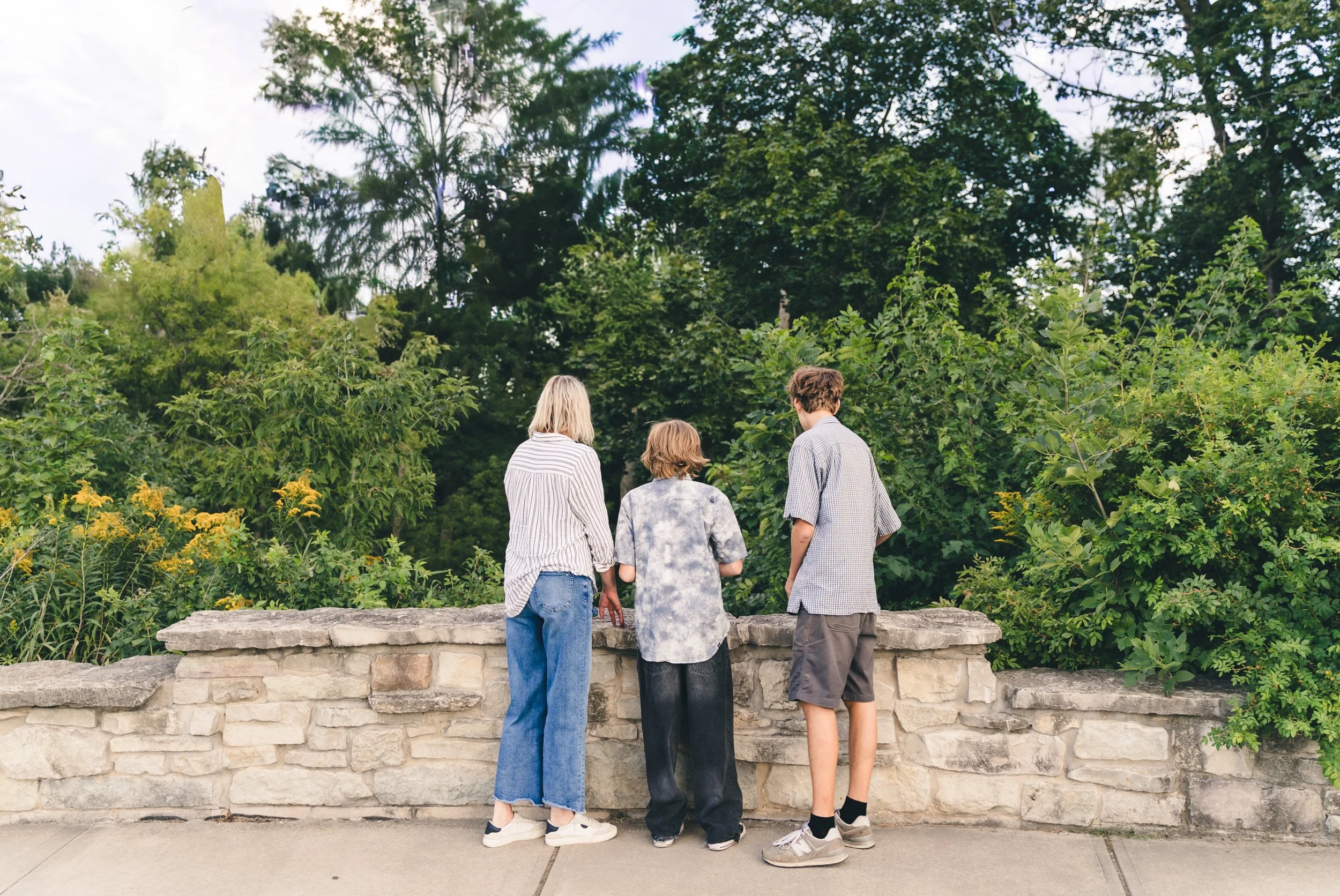 milwauke-wisconsin-family-portait-photography-session-family-photographer-black-cat-alley-shorewood-whitefishbay-lake-park-lake-michigan-family-photographer-119.jpg