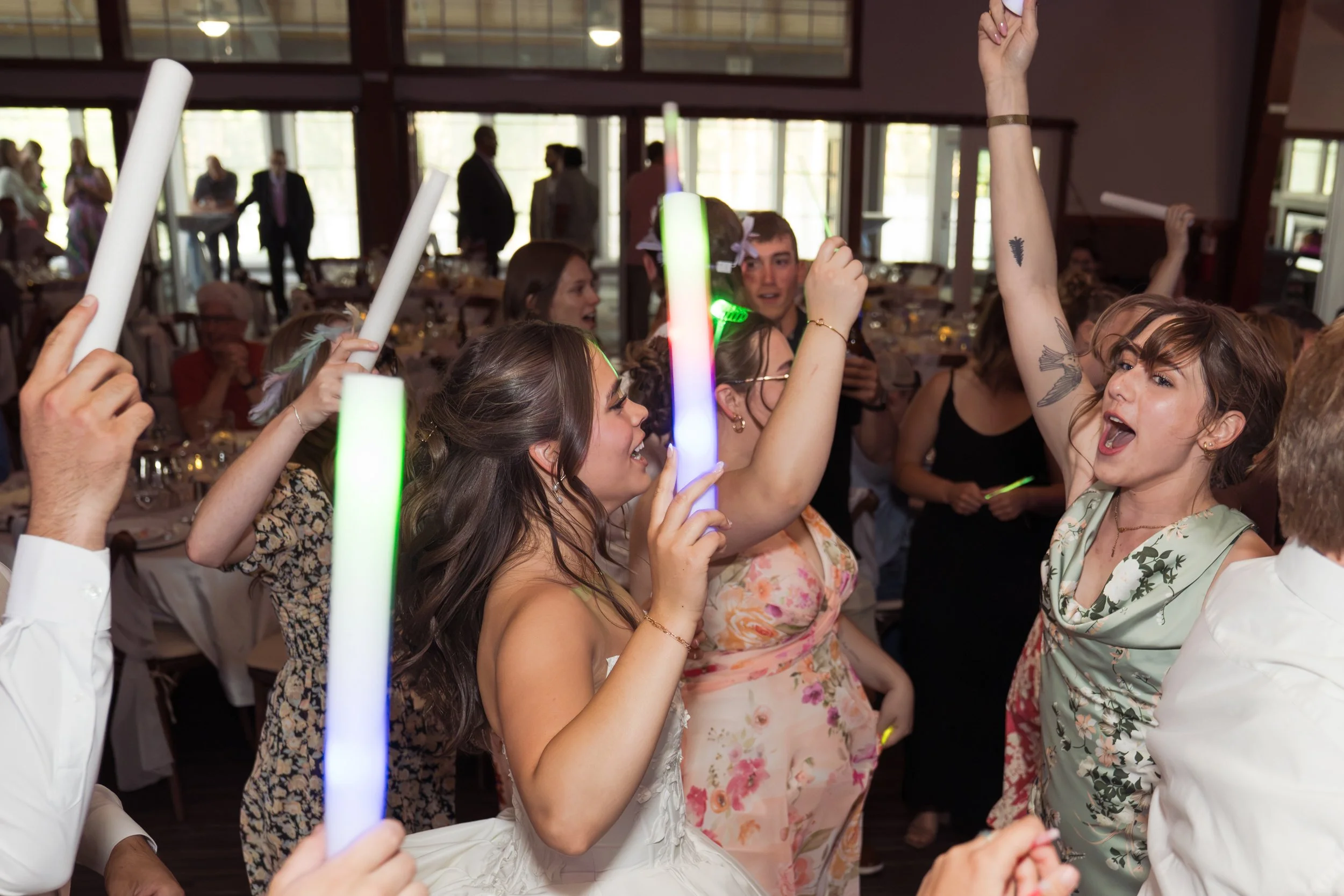Celebrations-on-the-river-la-crosse-wisconsin-wedding-photography-midwest-wedding-portraits566.jpg