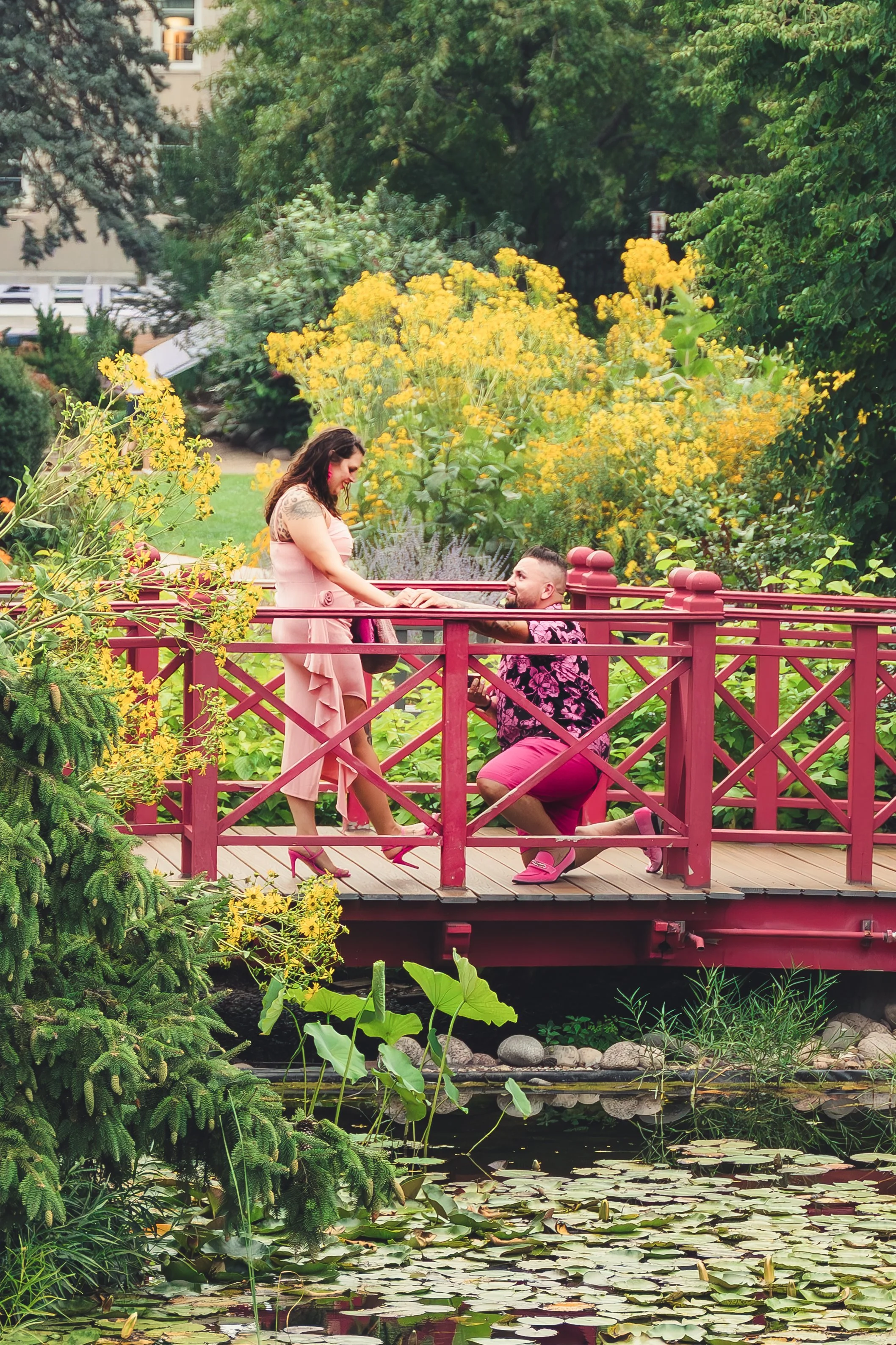 milwaukee_madison_wisconsin_surprise_proposal_photographer_bridge_garden.jpg
