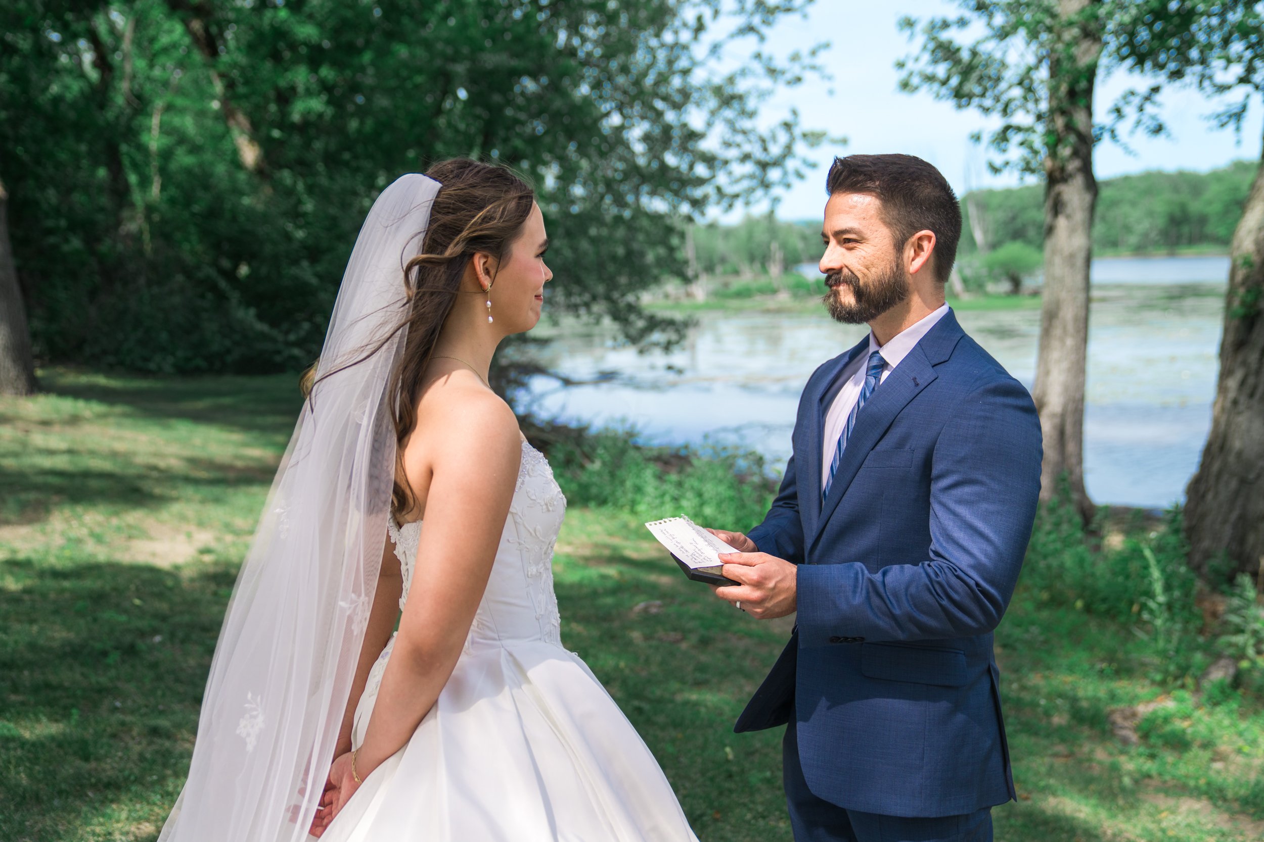 Celebrations-on-the-river-la-crosse-wisconsin-wedding-photography-midwest-wedding-portraits100.jpg