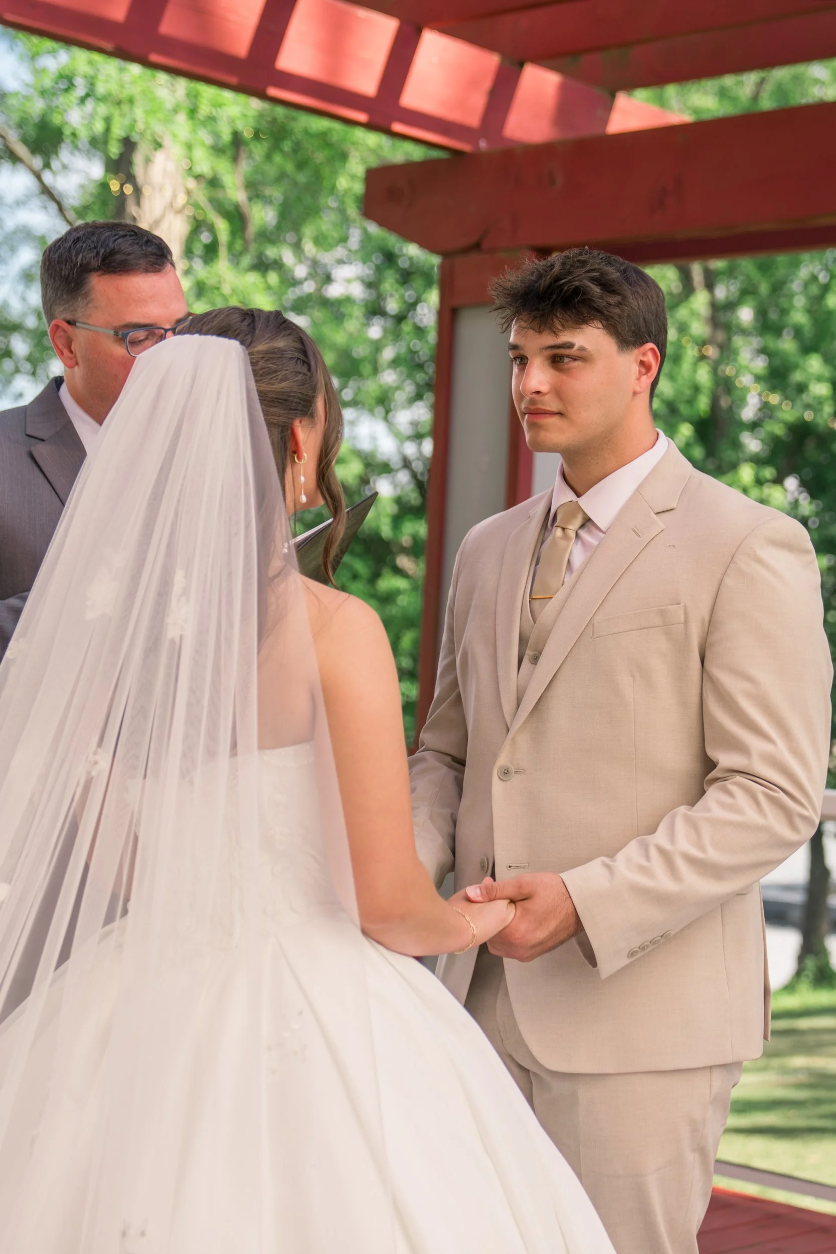 Celebrations-on-the-river-la-crosse-wisconsin-wedding-photography-midwest-wedding-portraits254.jpg