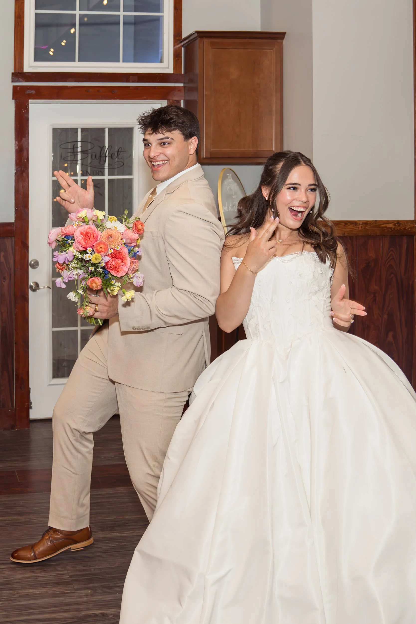 Celebrations-on-the-river-la-crosse-wisconsin-wedding-photography-midwest-wedding-portraits376.jpg