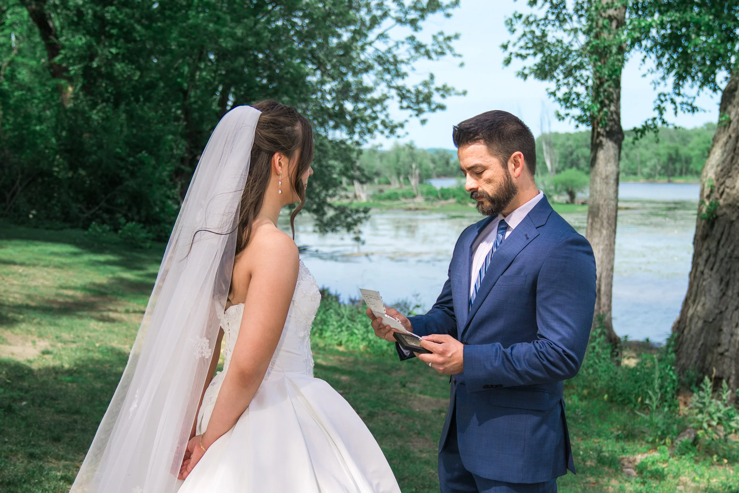 Celebrations-on-the-river-la-crosse-wisconsin-wedding-photography-midwest-wedding-portraits097.jpg
