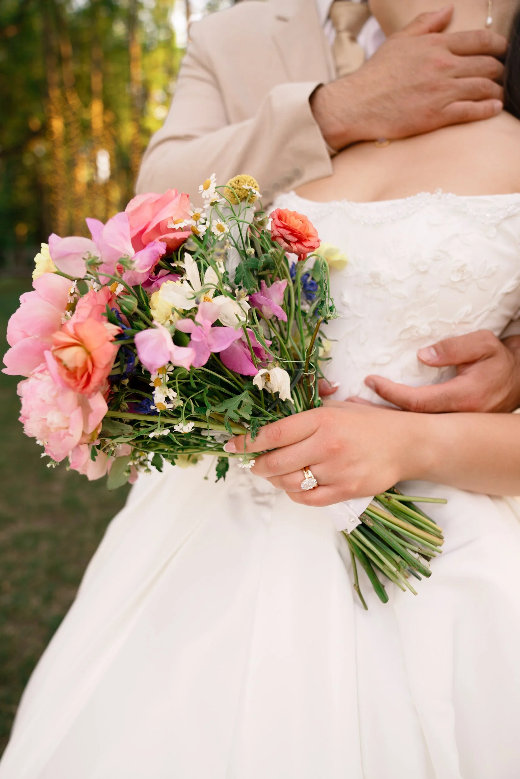 Celebrations-on-the-river-la-crosse-wisconsin-wedding-photography-midwest-wedding-portraits609.jpg