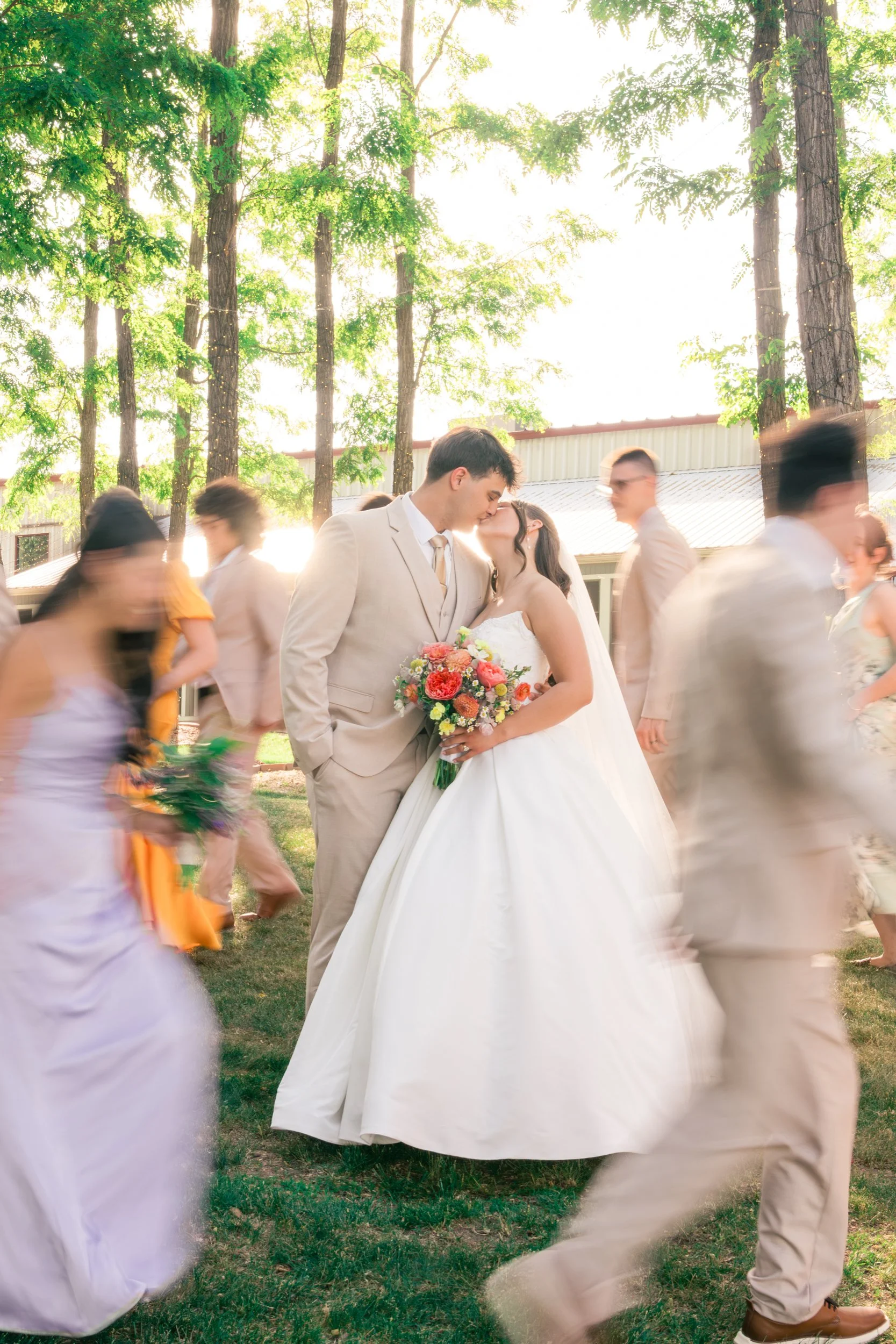 Celebrations-on-the-river-la-crosse-wisconsin-wedding-photography-midwest-wedding-portraits331.jpg