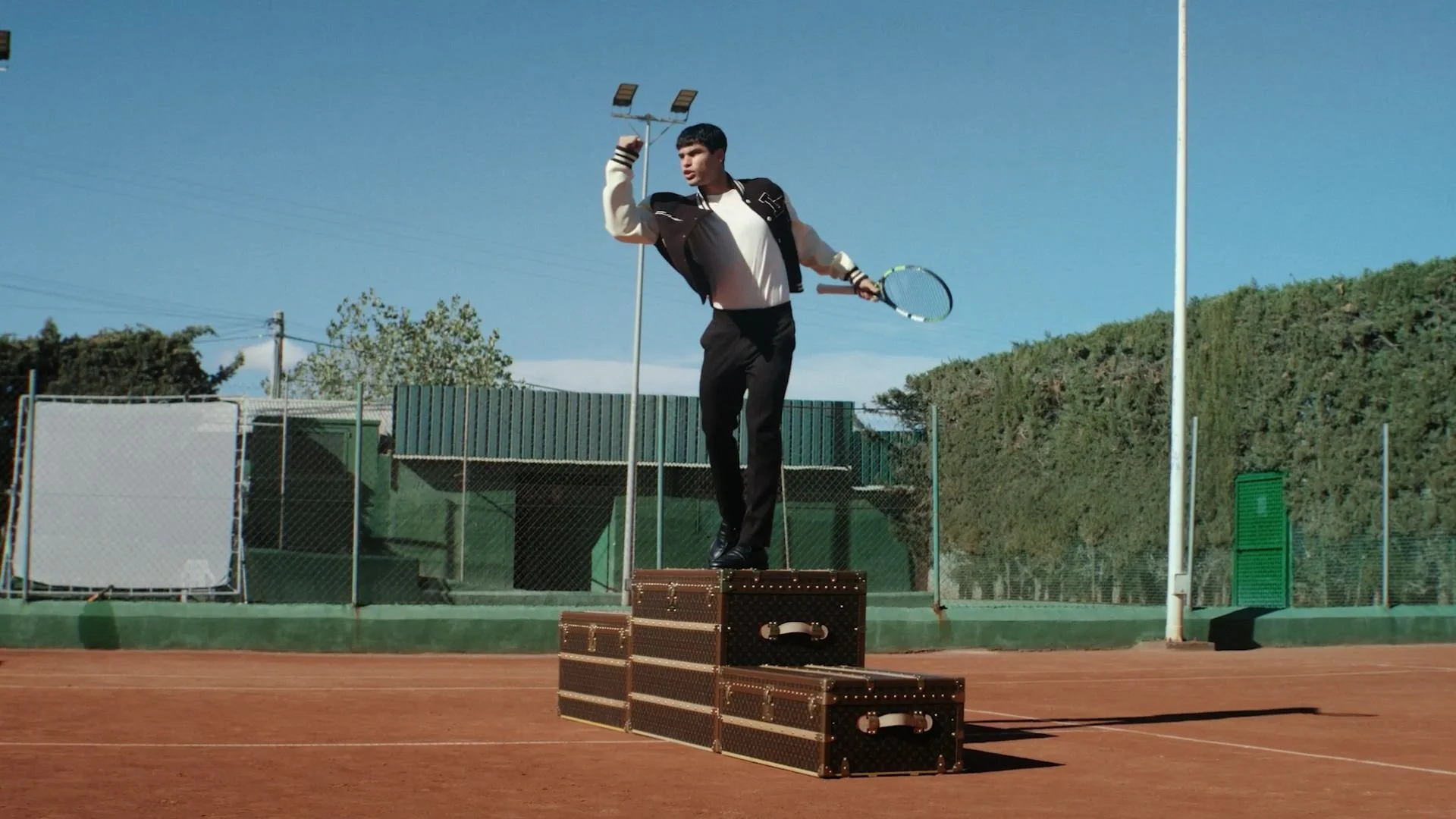 Louis Vuitton – Victory Travels in LV