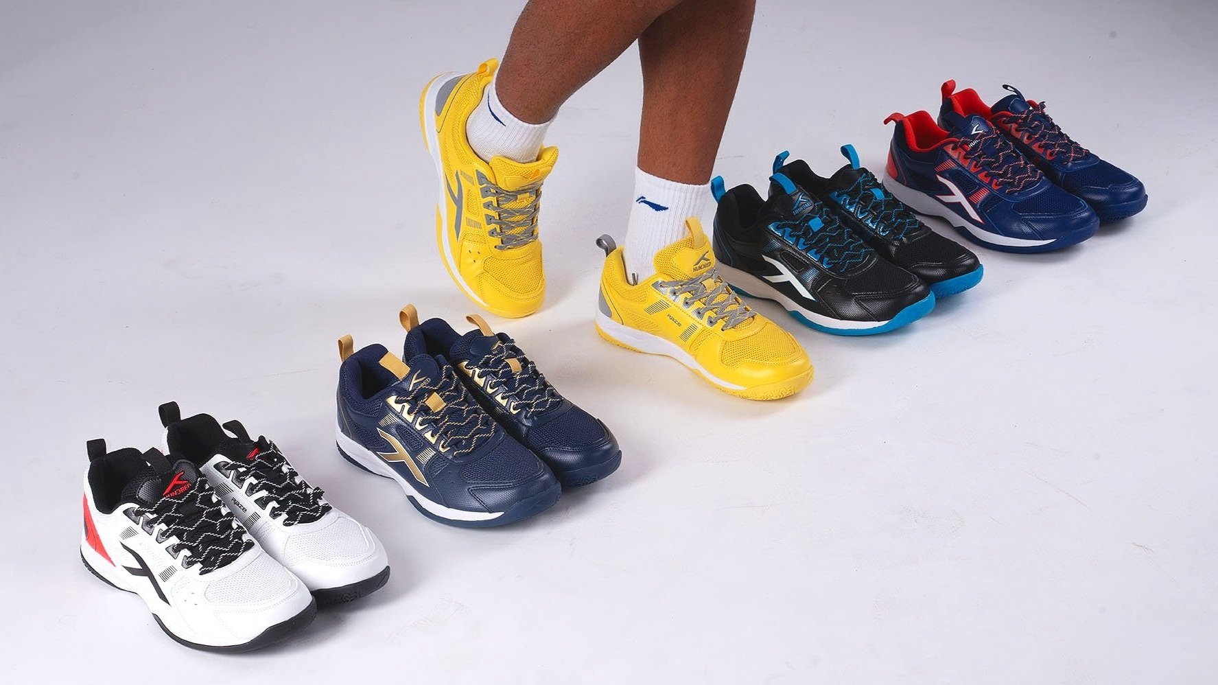 How do I pick the right badminton shoes?
