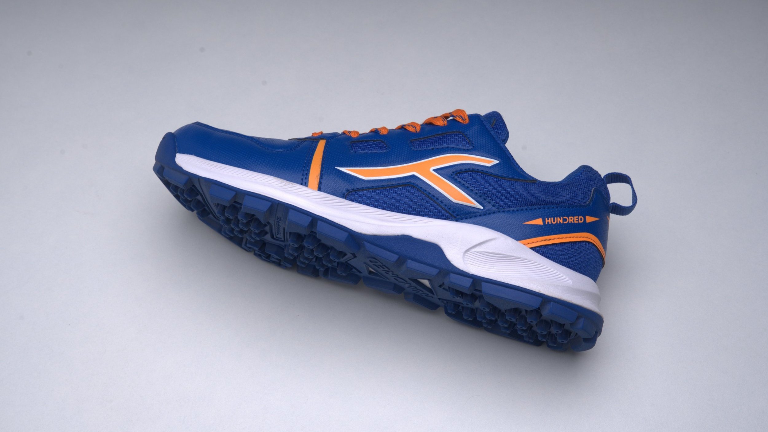 Boost Your Game: How Cricket Shoe Technology Can Enhance Your Performance