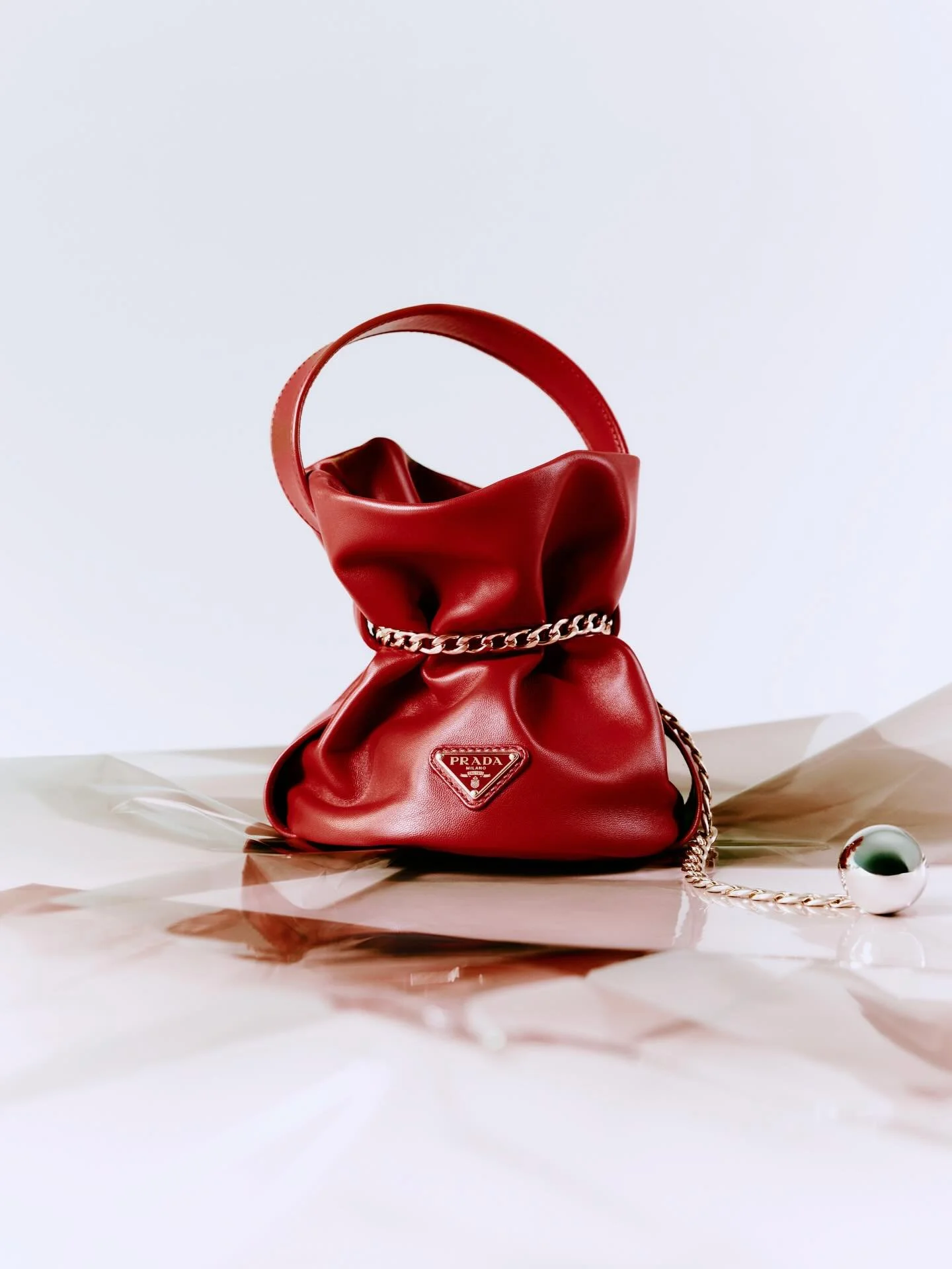 Stills x @voguespain Lideres N&deg;4 con el mejor equipo 🧡

Photo: @flaviorsolato
Estilista: @anaisibanez_ 
Producci&oacute;n: @cecilia_gonzalez_perez 
Ayud. Foto: @m.berzal 
Ayud. Estilismo: @palomaaguti 

#fo #voguespain