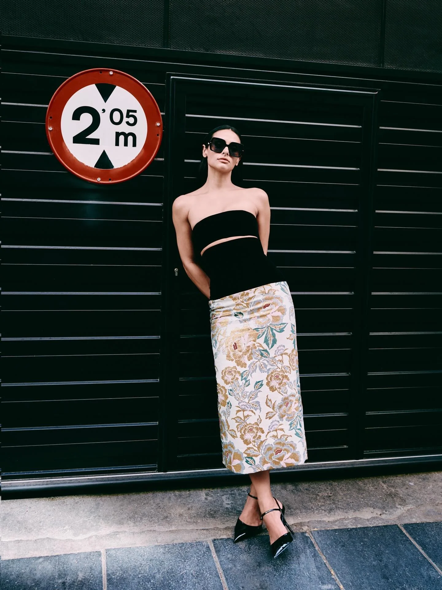 @rennotni y @carolinaherrera x @voguelatam 🧡

Fotograf&iacute;a: @flaviorsolato
Ayudante fotograf&iacute;a: @renan_garcia 
Realizaci&oacute;n: @mr.diary
Peinado: @patrizio_niccolai
Maquillaje: @kleykafe

#voguelatam #fo #carolinaherrera