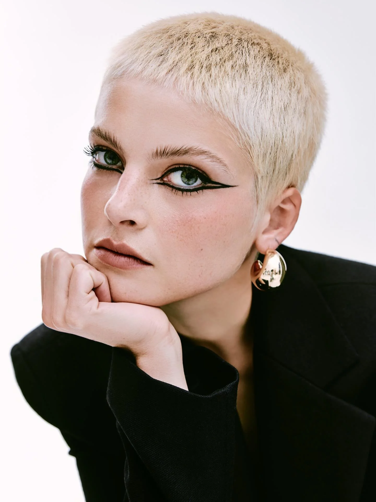 Un ratito con @marta.hdez_ 🤍🐍

Glam: @mariaverano.mk 
Estilismo: @orgazestefania 
MA: @blowmodels 

Gracias por esta maravilla equipo ❤️

#fo #editorialphotography #madridfashion