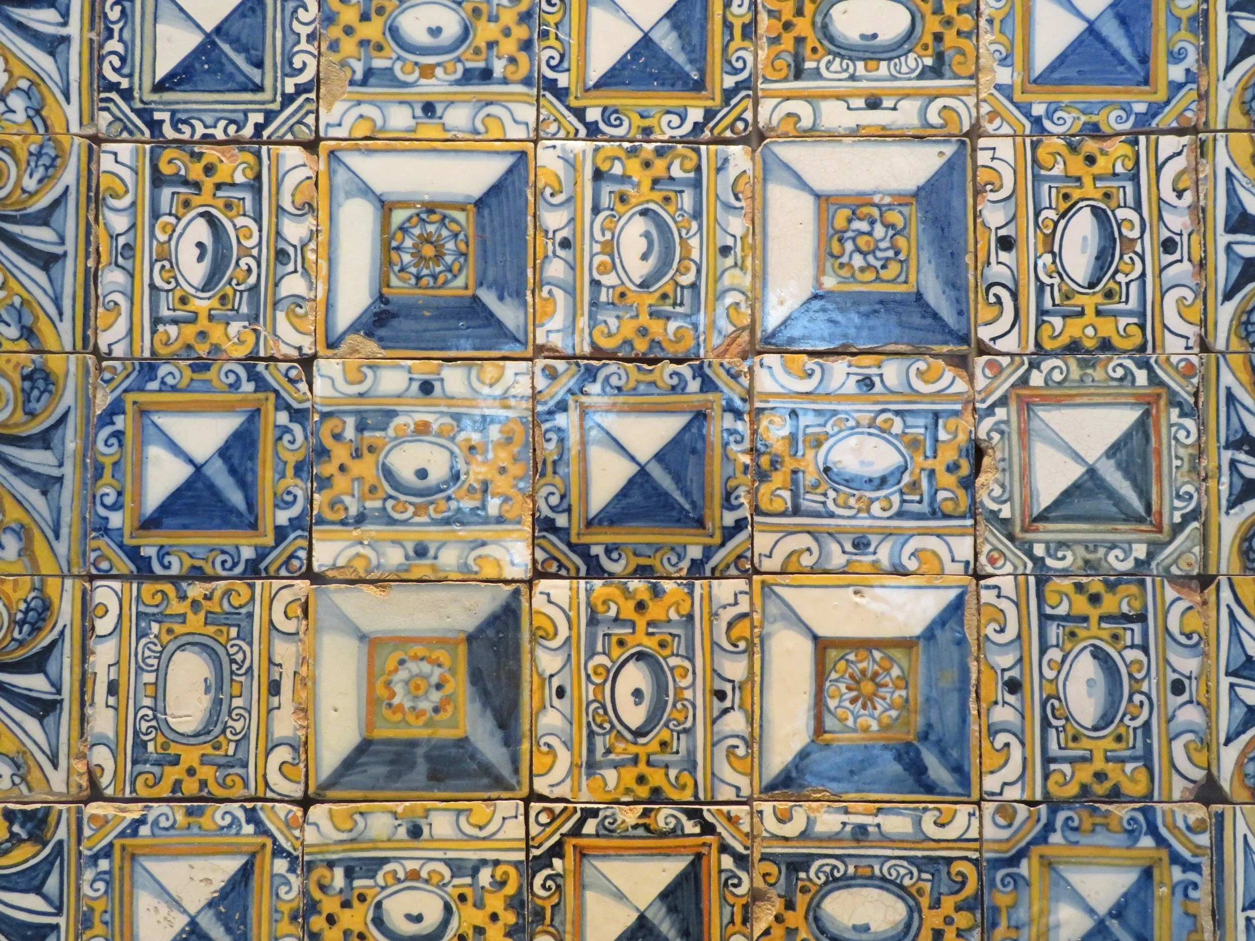 Portugal cultural guide, Portuguese azulejo tiles in Lisbon museum