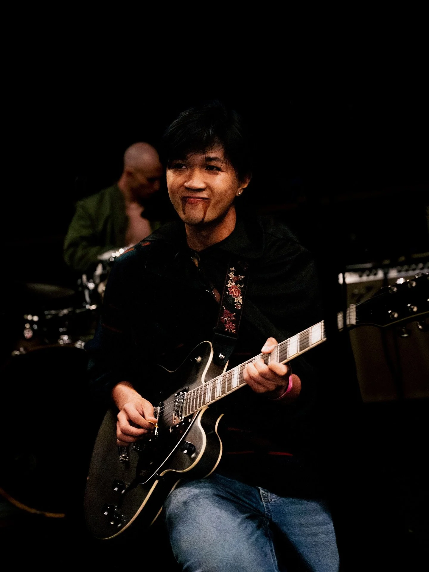 Happy Halloweeeeeen 🎃🧛🏽

TB to me last year playing on the rooftop of COATI as a vampire (shoutout Olivia Rodrigo)

📸: @sarahtomovich