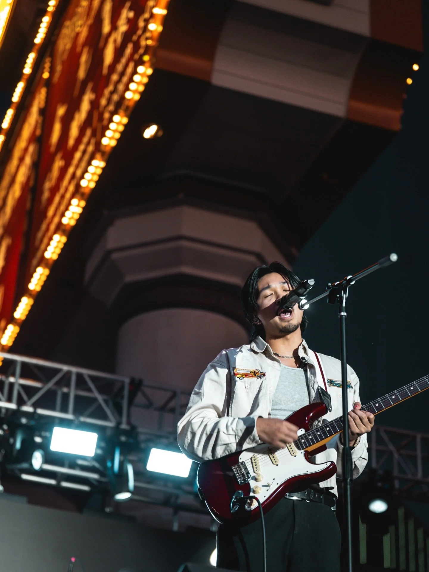 GUYS GUYS RING THE BELL FIRST MAYOR GREY SHOW OF THE NEW YEAR 🚨🔔

Super excited to be performing at @lulusdowntown with good friends @myhumanperspective and @sibylvaneand !!! 

Go get your tickets with the link in bio and come see a show you can sh