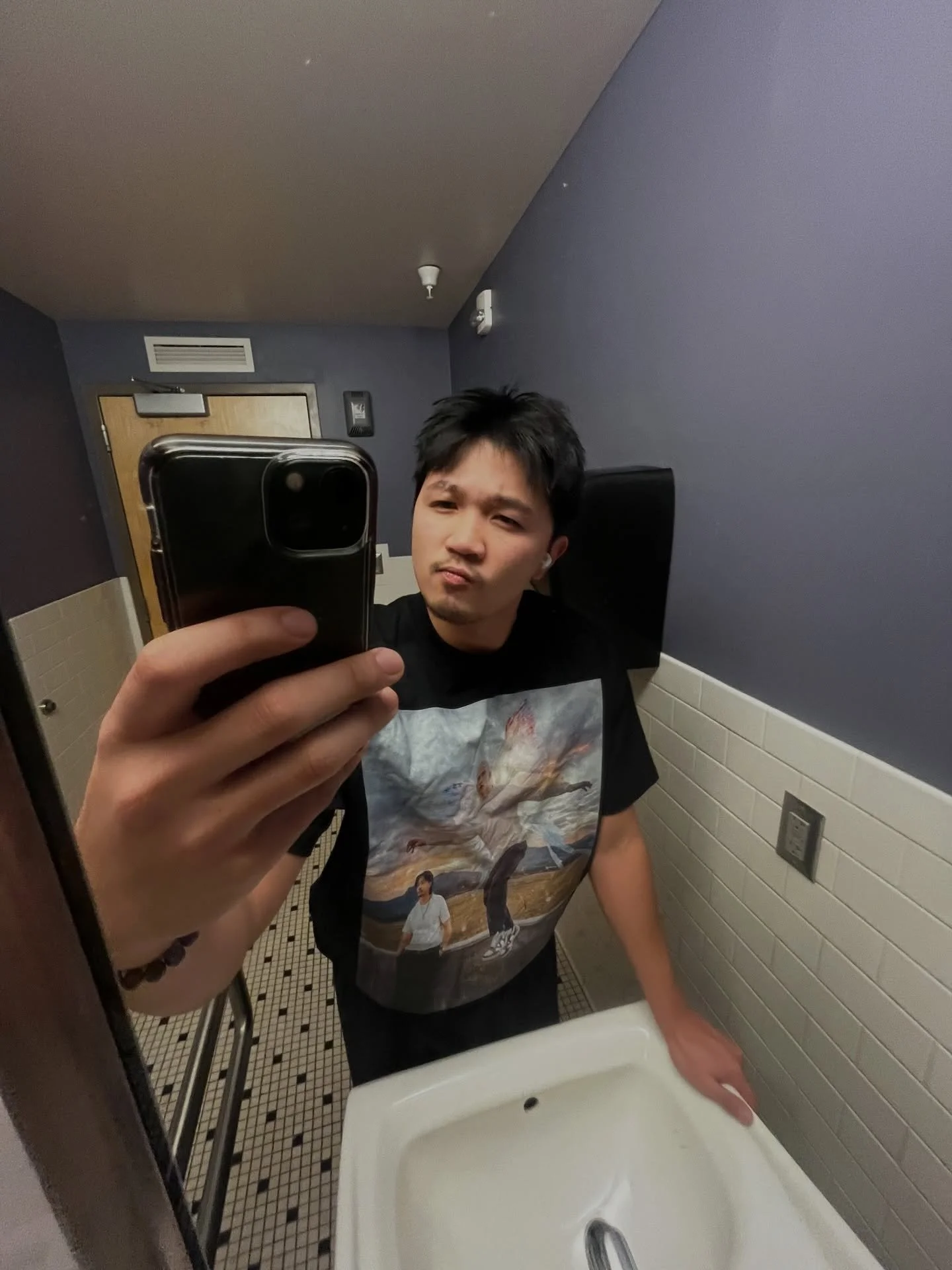 Big big thanks to @krfcfm for featuring us!!

Hear us TOMORROW from 12-1PM on 88.9FM for a special interview and unplugged Mayor Grey song performances (;

#fortcollins #krfc #radioperformance #radiointerview #unplugged