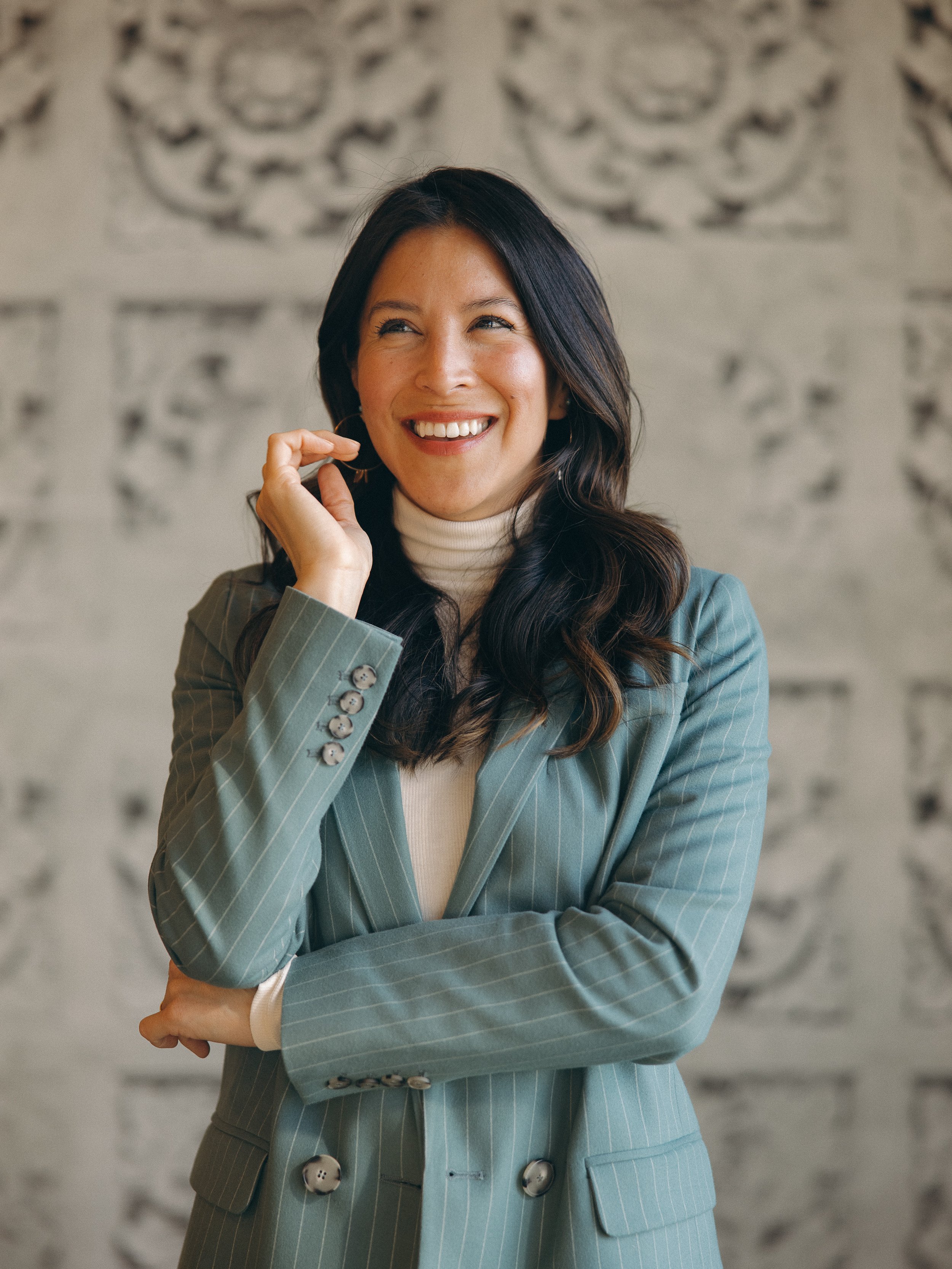 Portrait of Alison Webster, marketing and events consultant serving growing businesses across the East and West Coasts.