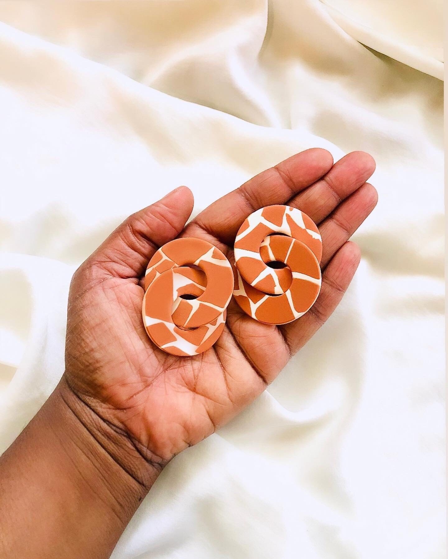 https://i.etsystatic.com/25702044/r/il/f48481/4166850923/il_fullxfull.4166850923_4hwq.jpg