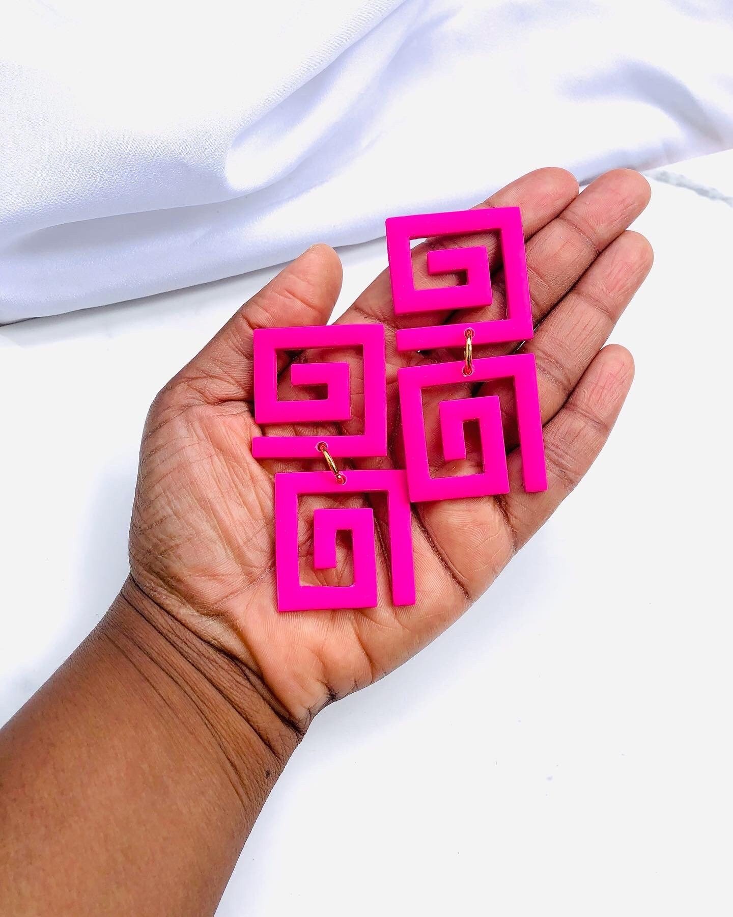 https://i.etsystatic.com/25702044/r/il/99d4be/5028549657/il_fullxfull.5028549657_oceb.jpg