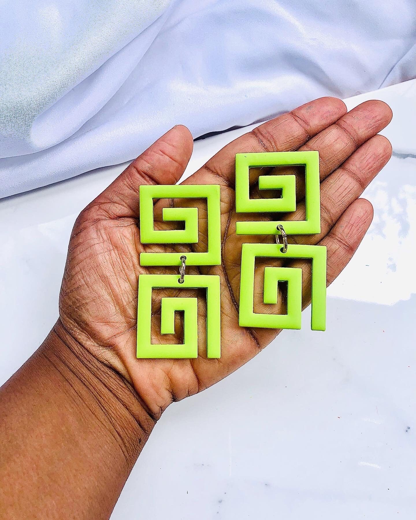 https://i.etsystatic.com/25702044/r/il/ad56b8/4980299464/il_fullxfull.4980299464_o0zv.jpg