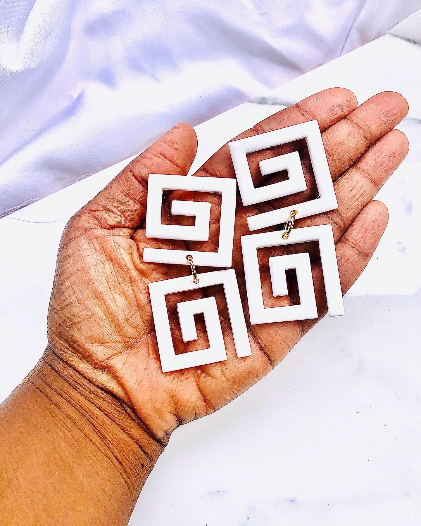https://i.etsystatic.com/25702044/r/il/bbf2a8/4980299456/il_fullxfull.4980299456_sxem.jpg