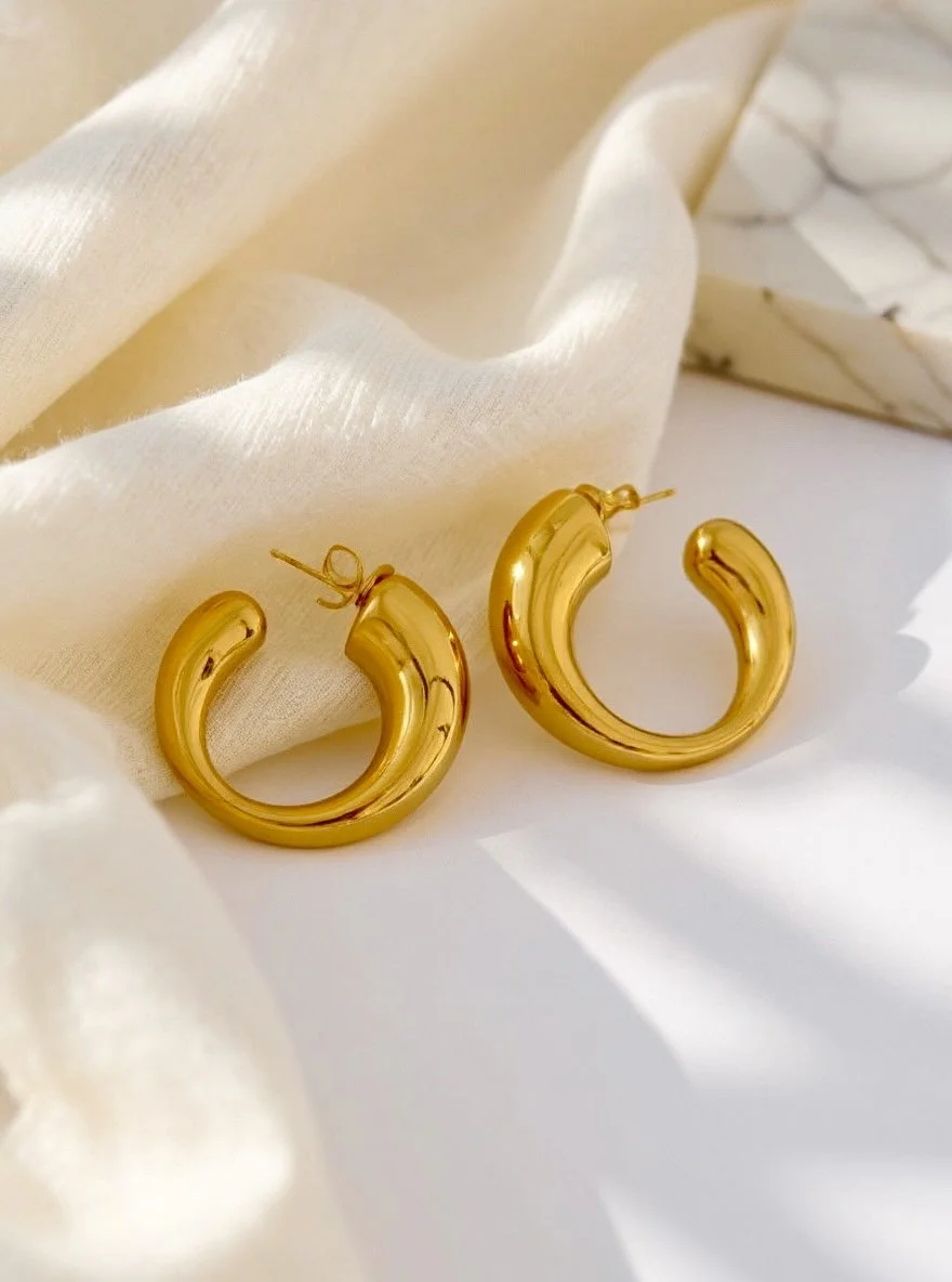 Curvy Girl Hoop