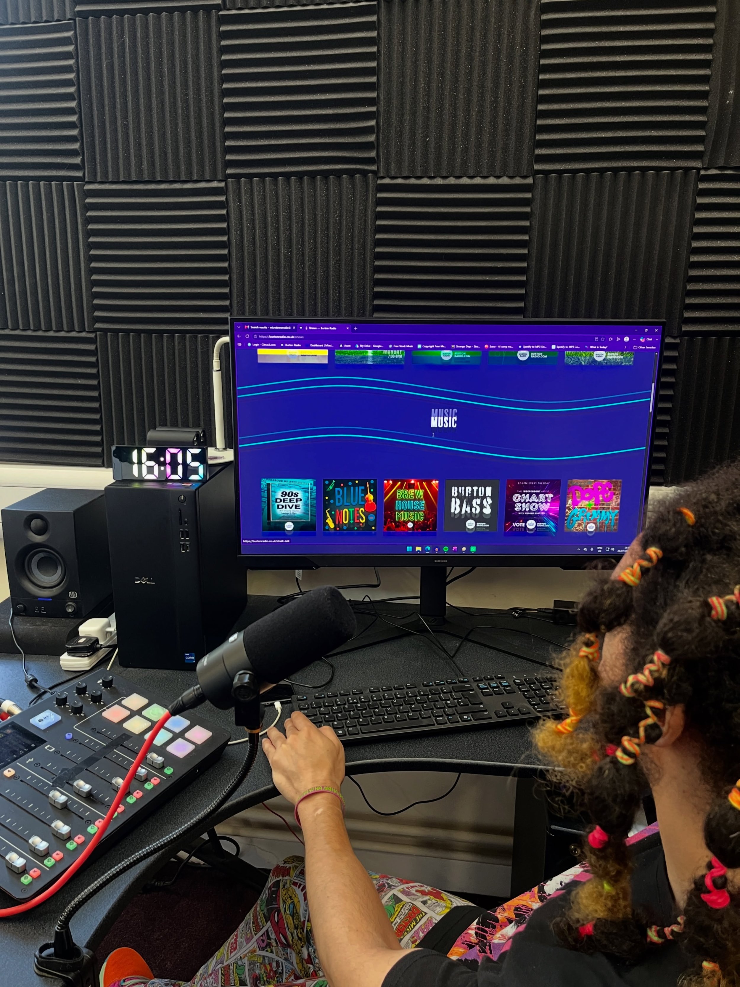 We supply show after show after show! 

Whether you&rsquo;re into rock music, sports, business, politics, grassroots music, Drum &amp; Bass &hellip; we&rsquo;ve got you!🎶

Find it all on our shows page on Burtonradio.co.uk

#burtonradio #burtonupont