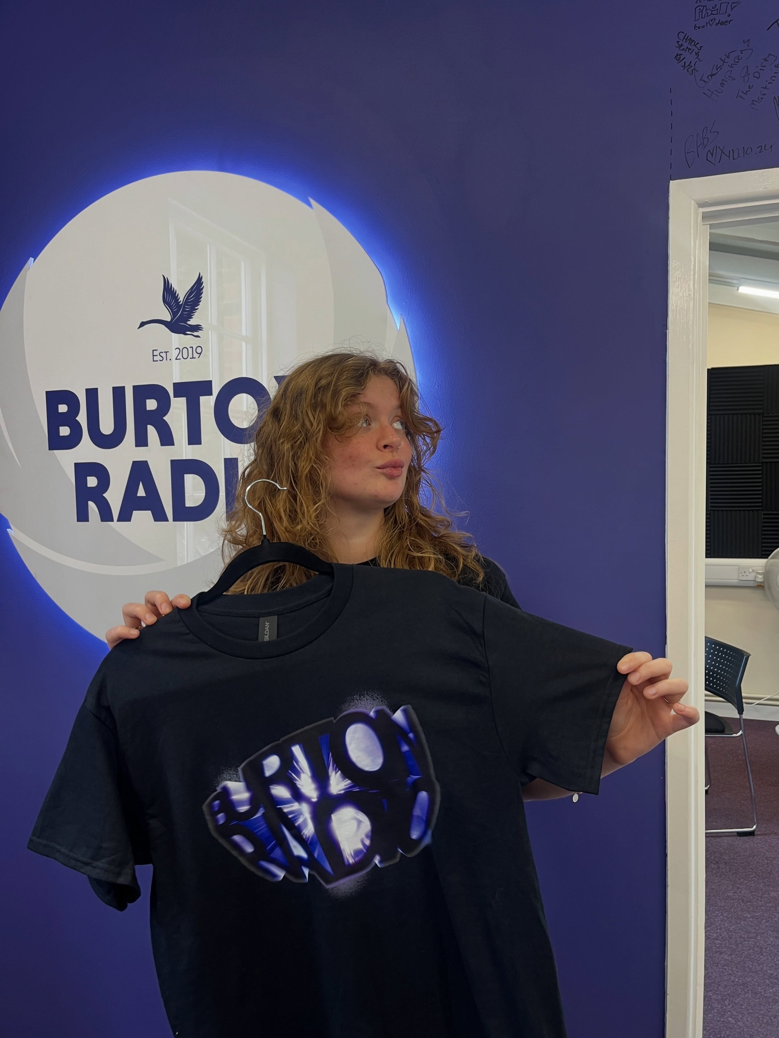 Autumn is coming and we&rsquo;ve got you!

Need to spice up the wardrobe? Visit our website and check out our merch!👕✨

Burtonradio.co.uk

#burtonradio #burtonupontrent #radiomerch #communityradio #liveradio