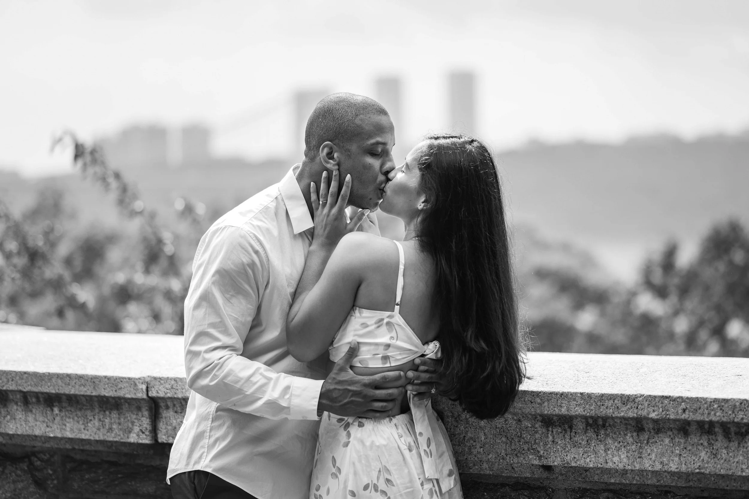 Engagement photos in Fort Tryon Park_NYC engagement photographer_new york wedding photos-17.jpg