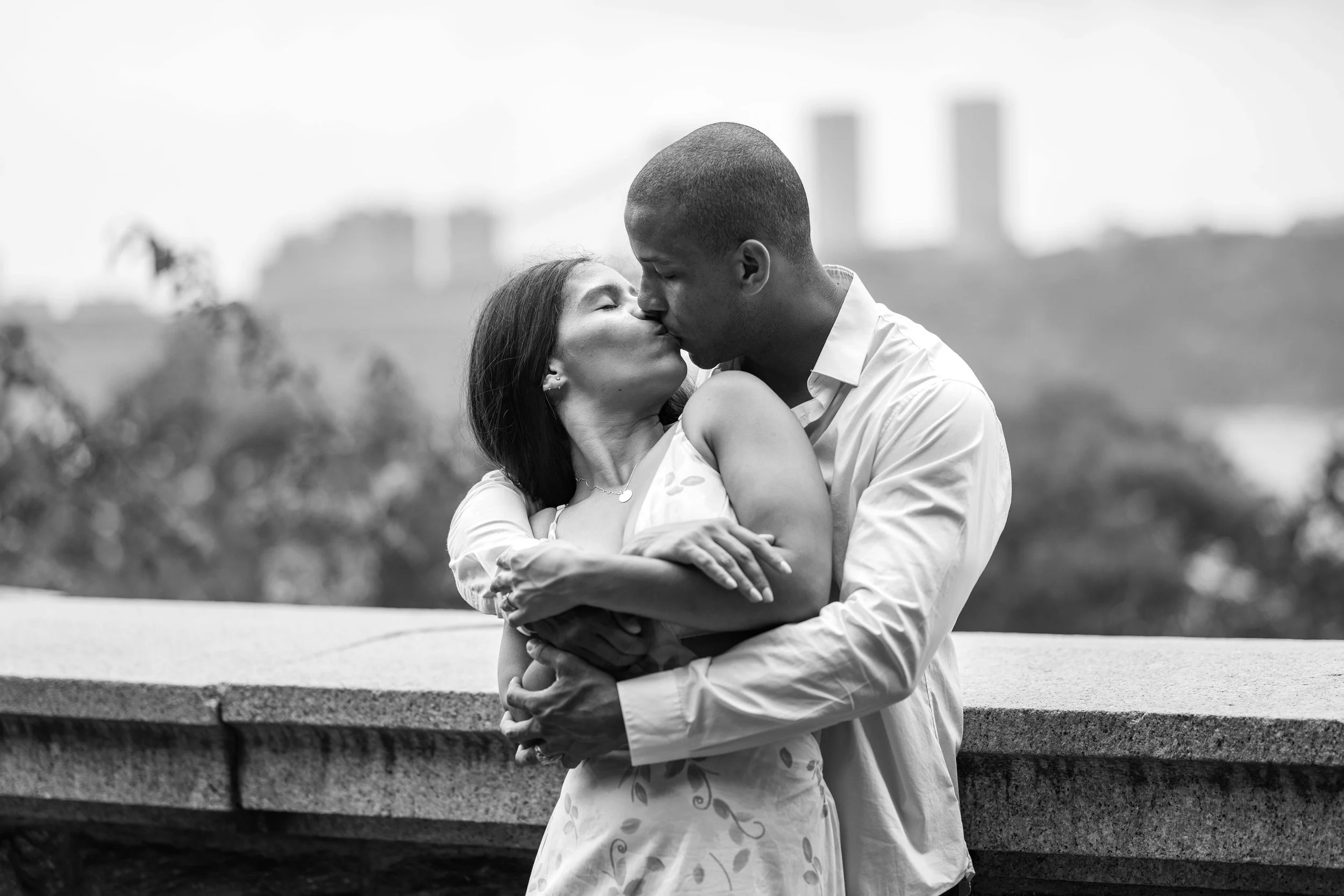 Engagement photos in Fort Tryon Park_NYC engagement photographer_new york wedding photos-19.jpg